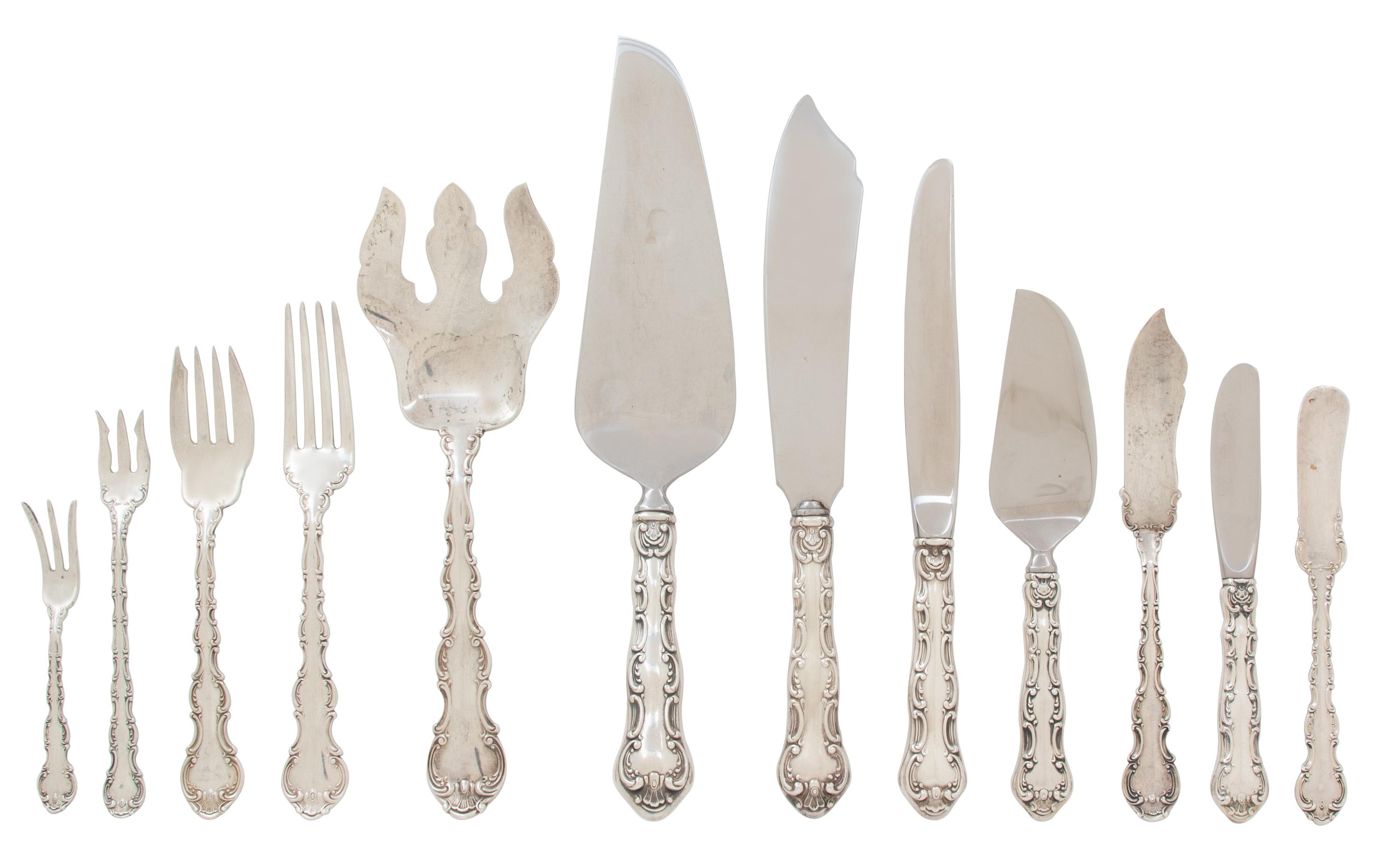 An American Silver Flatware Service, Gorham Manufacturing Co., Providence, RI, 20th Century, in the Strasbourg pattern, comprising: 15