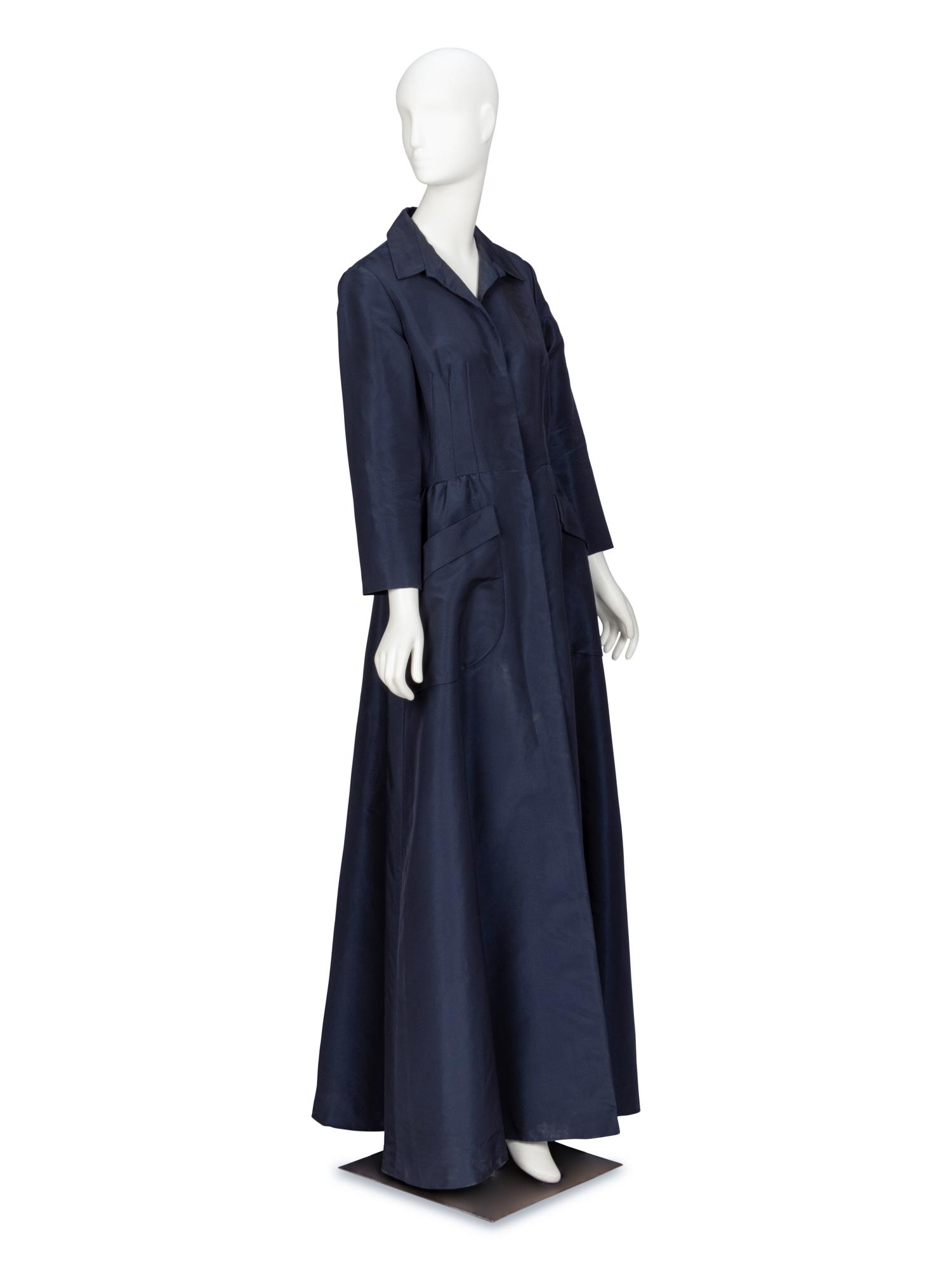 Oscar de la Renta, Navy Long Sleeve Gown