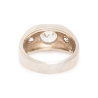 WHITE GOLD AND DIAMOND RING