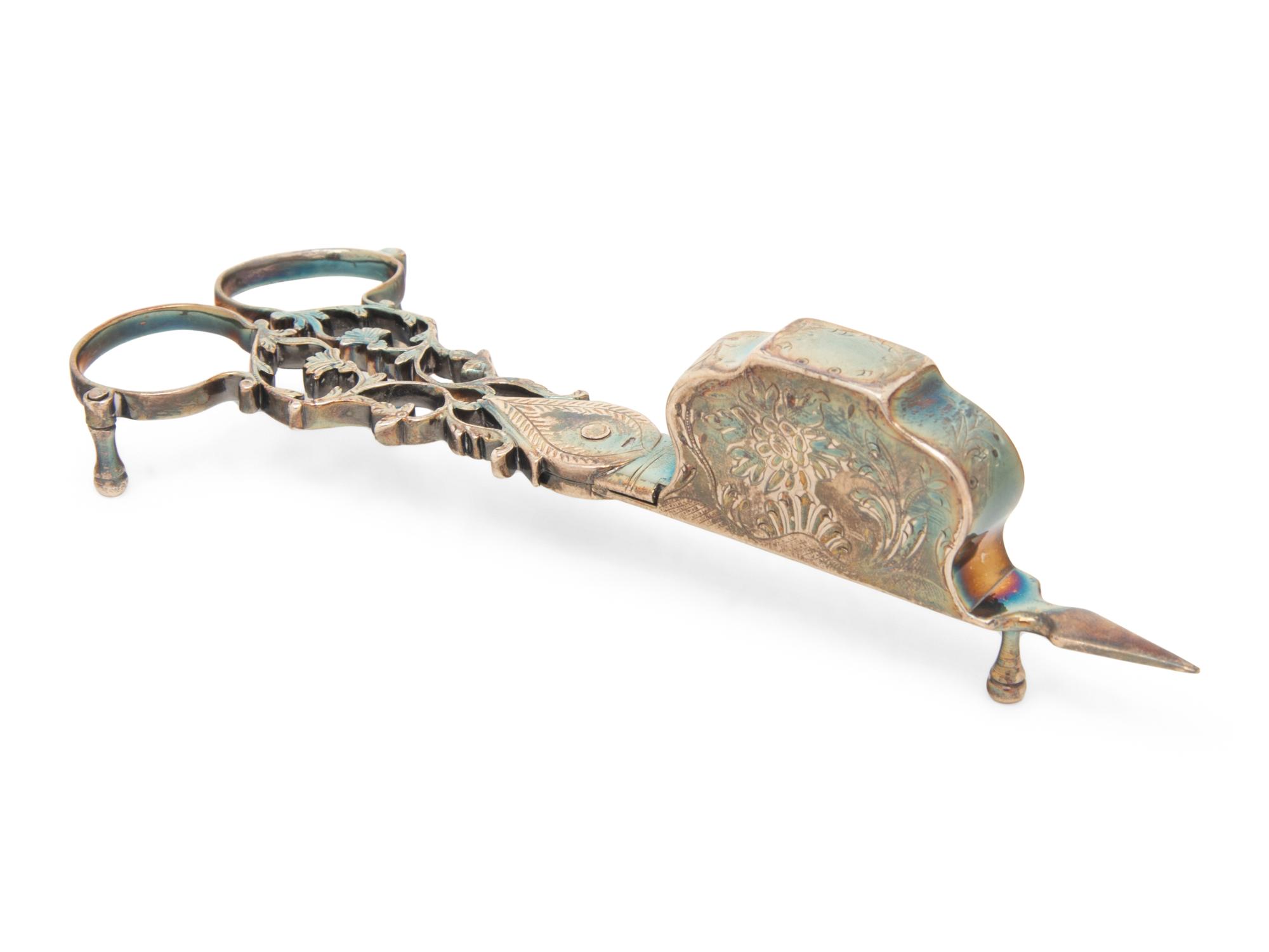 A George III Silver Wick Trimmer
