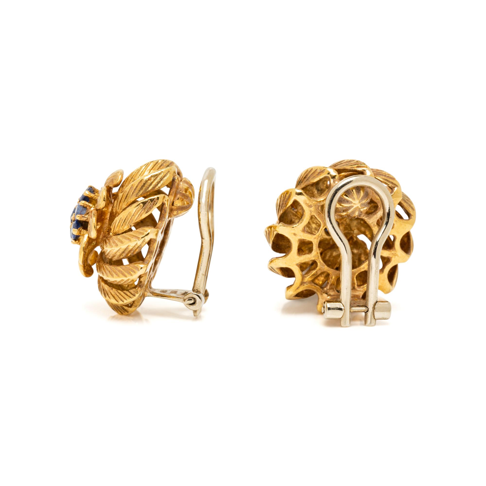 TIFFANY & CO., YELLOW GOLD AND MULTIGEM BROOCH AND EARCLIPS