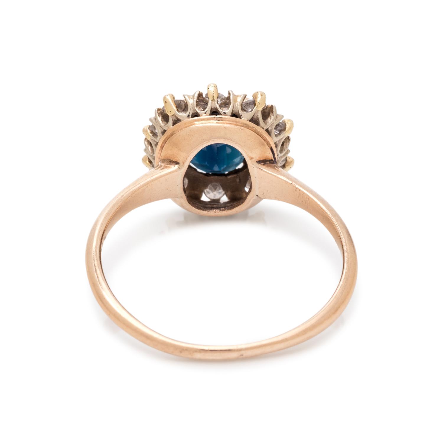 SAPPHIRE AND DIAMOND RING