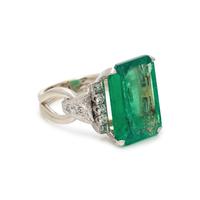 EMERALD AND DIAMOND RING
