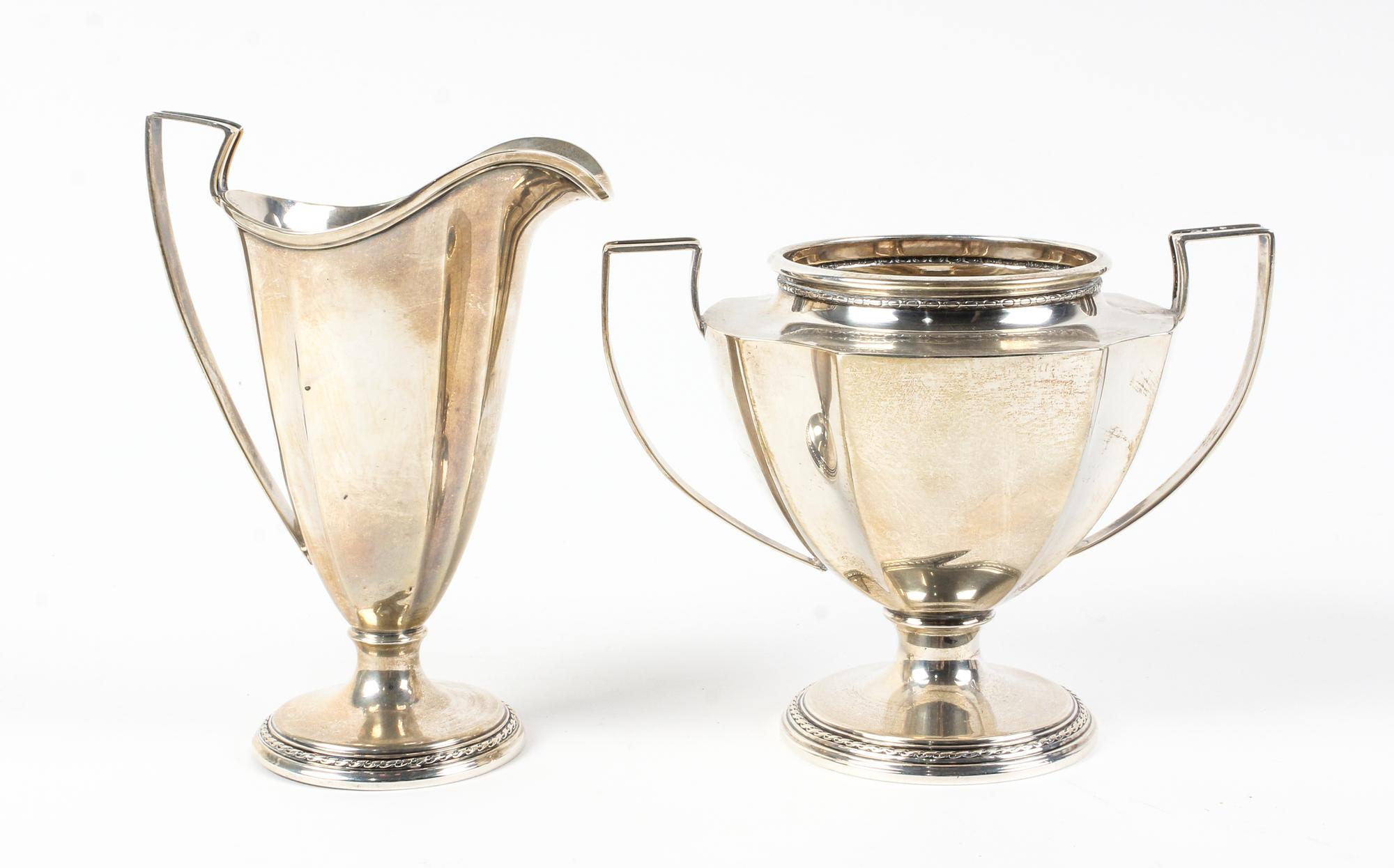 An American Silver Creamer & Sugar Set, International Silver Co., 20th Century,