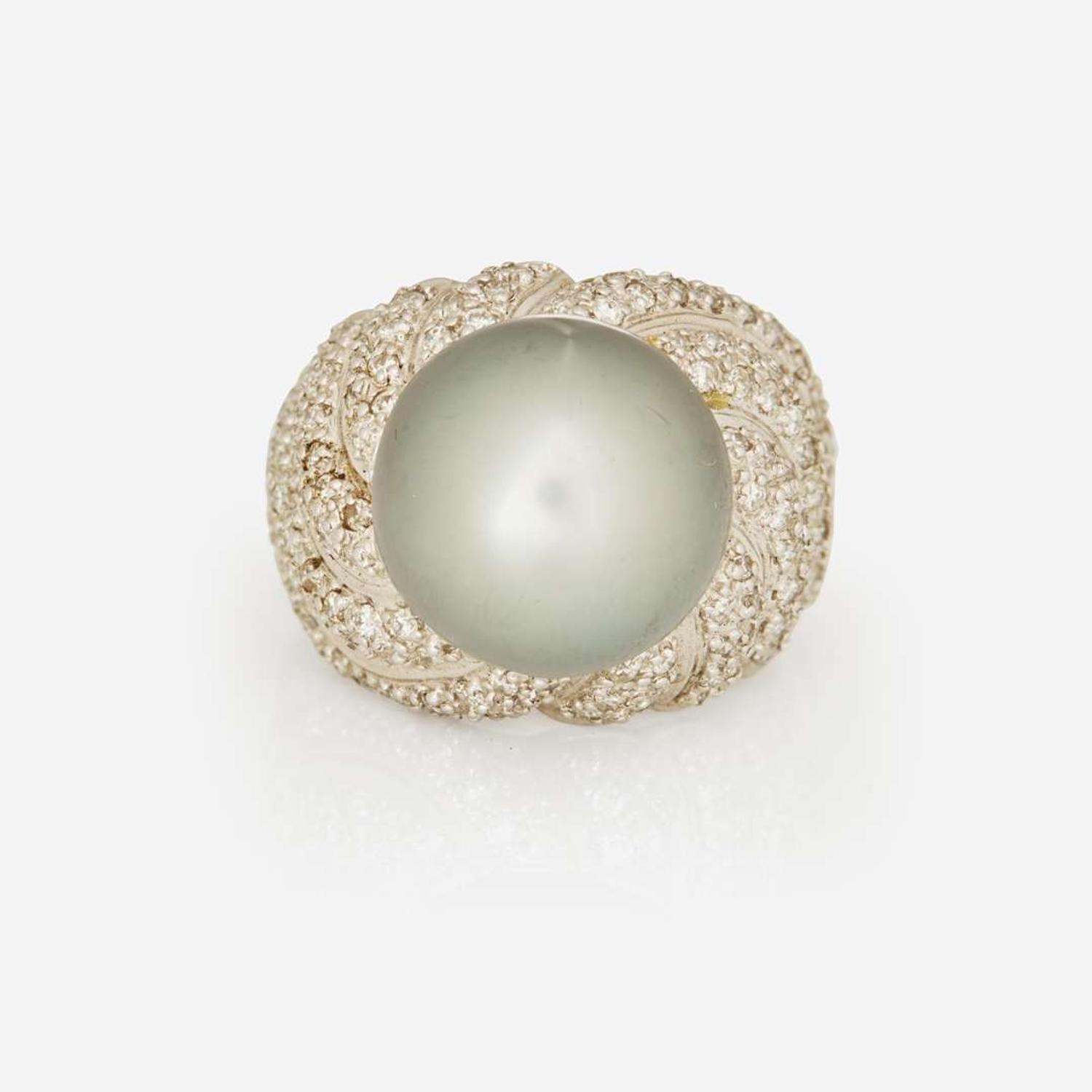 An 18K White Gold, Tahitian Pearl, and Diamond Ring