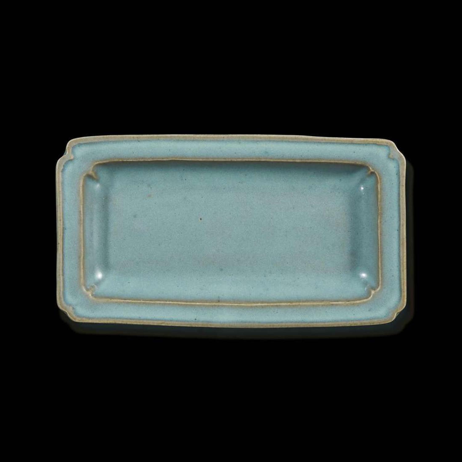 A Chinese Junyao rectangular dish 钧窑方盘 Jin dynasty or later ????