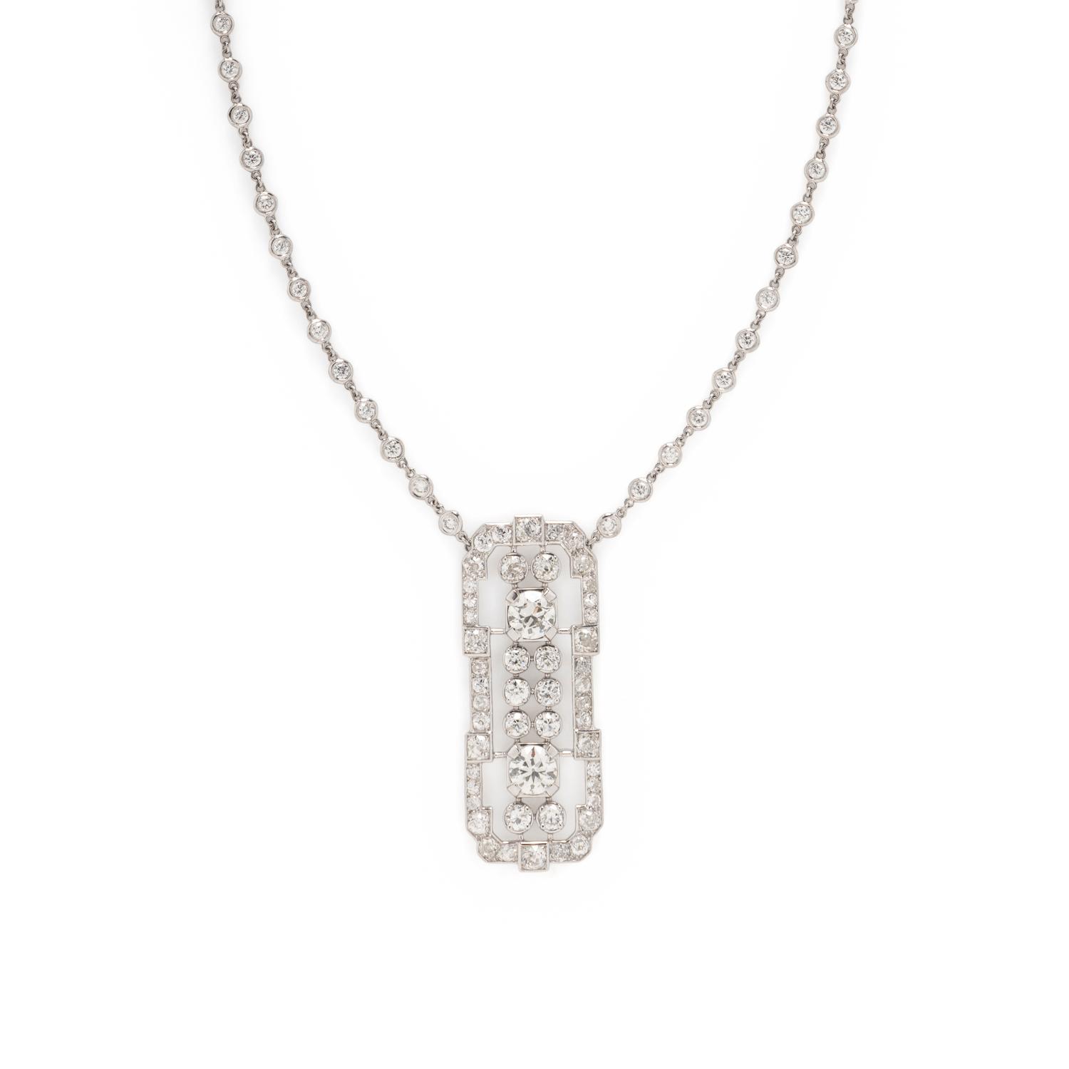 DIAMOND PENDANT NECKLACE