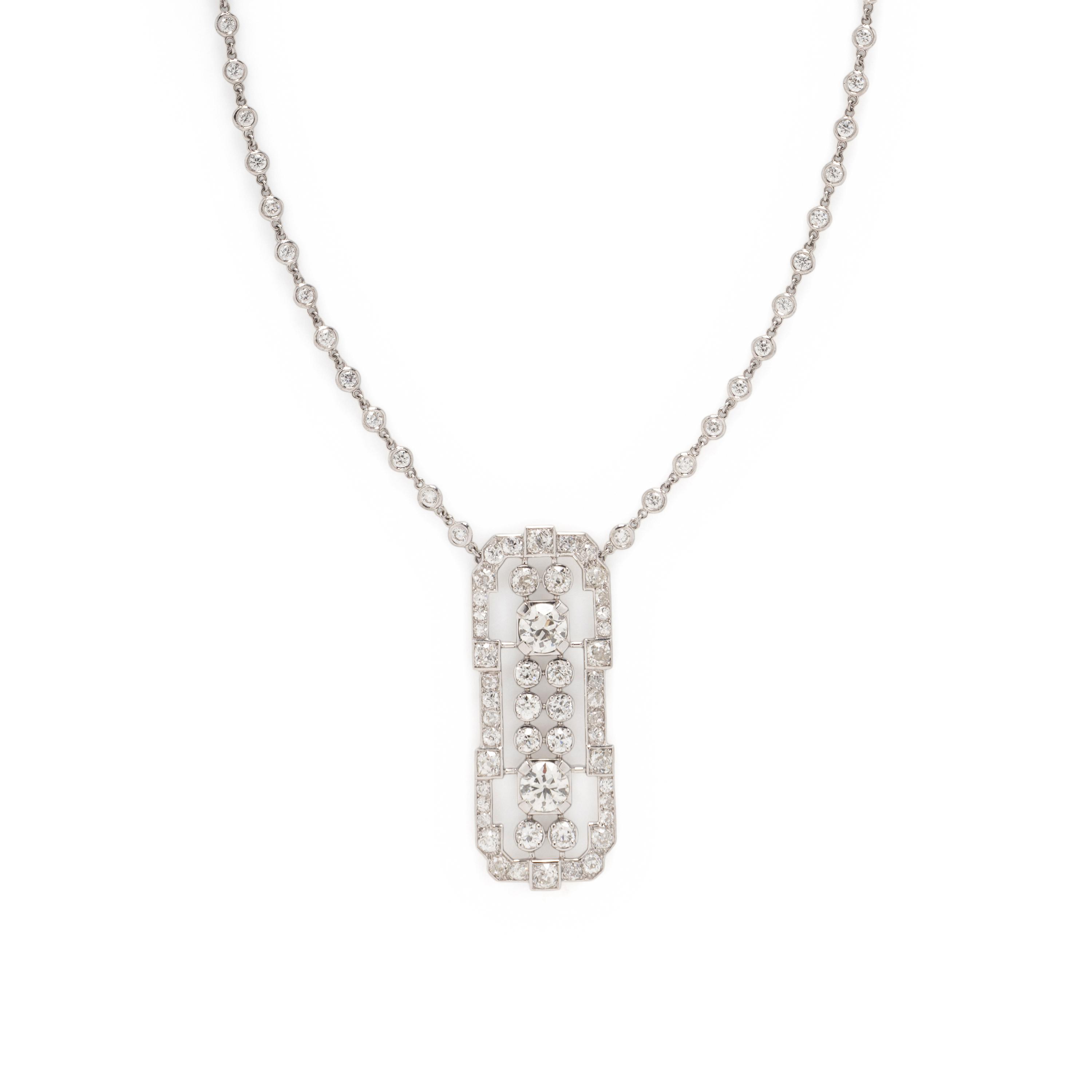 DIAMOND PENDANT NECKLACE
