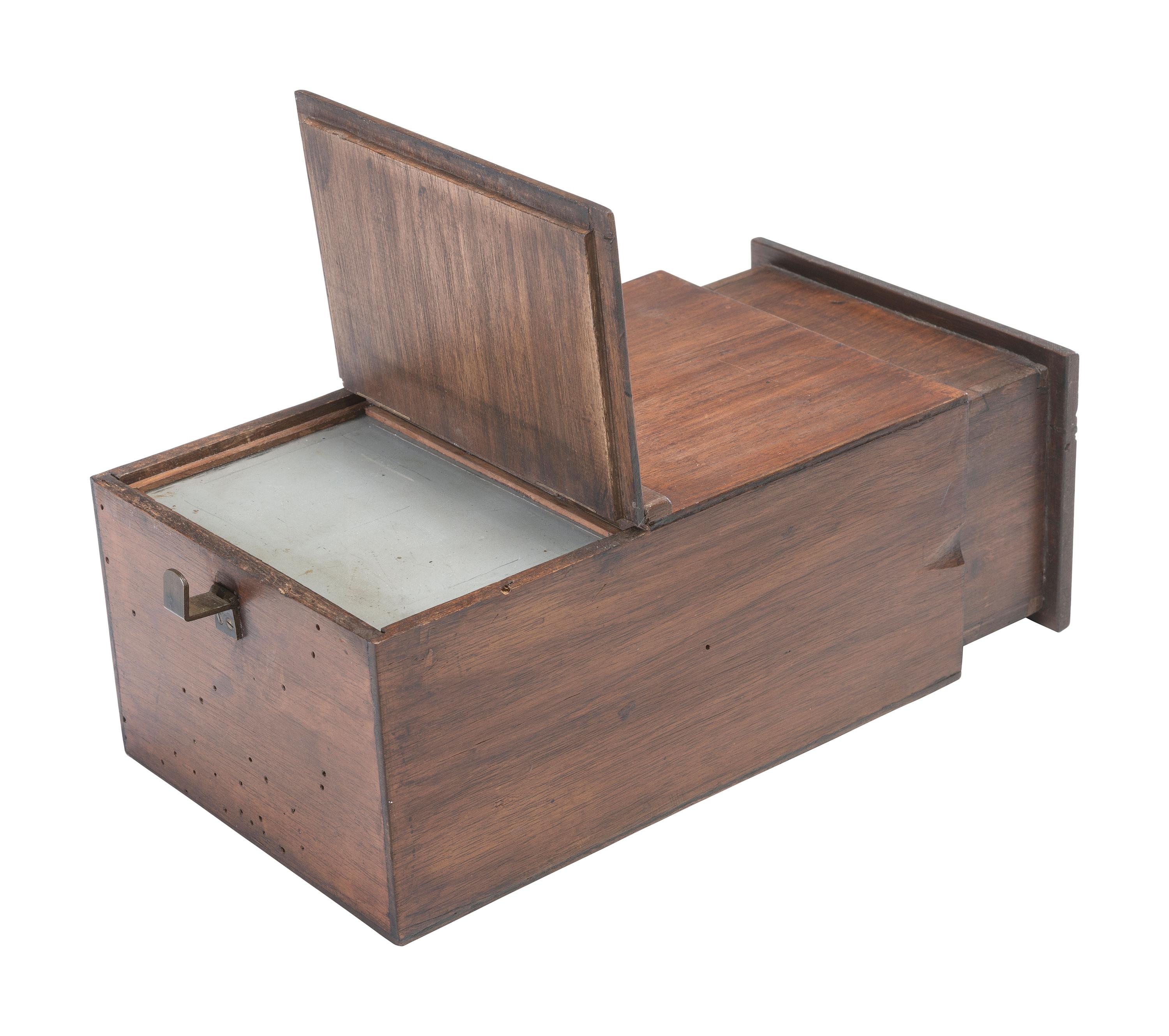 [CAMERAS]. Wood camera obscura. Ca 1830s-1840s.