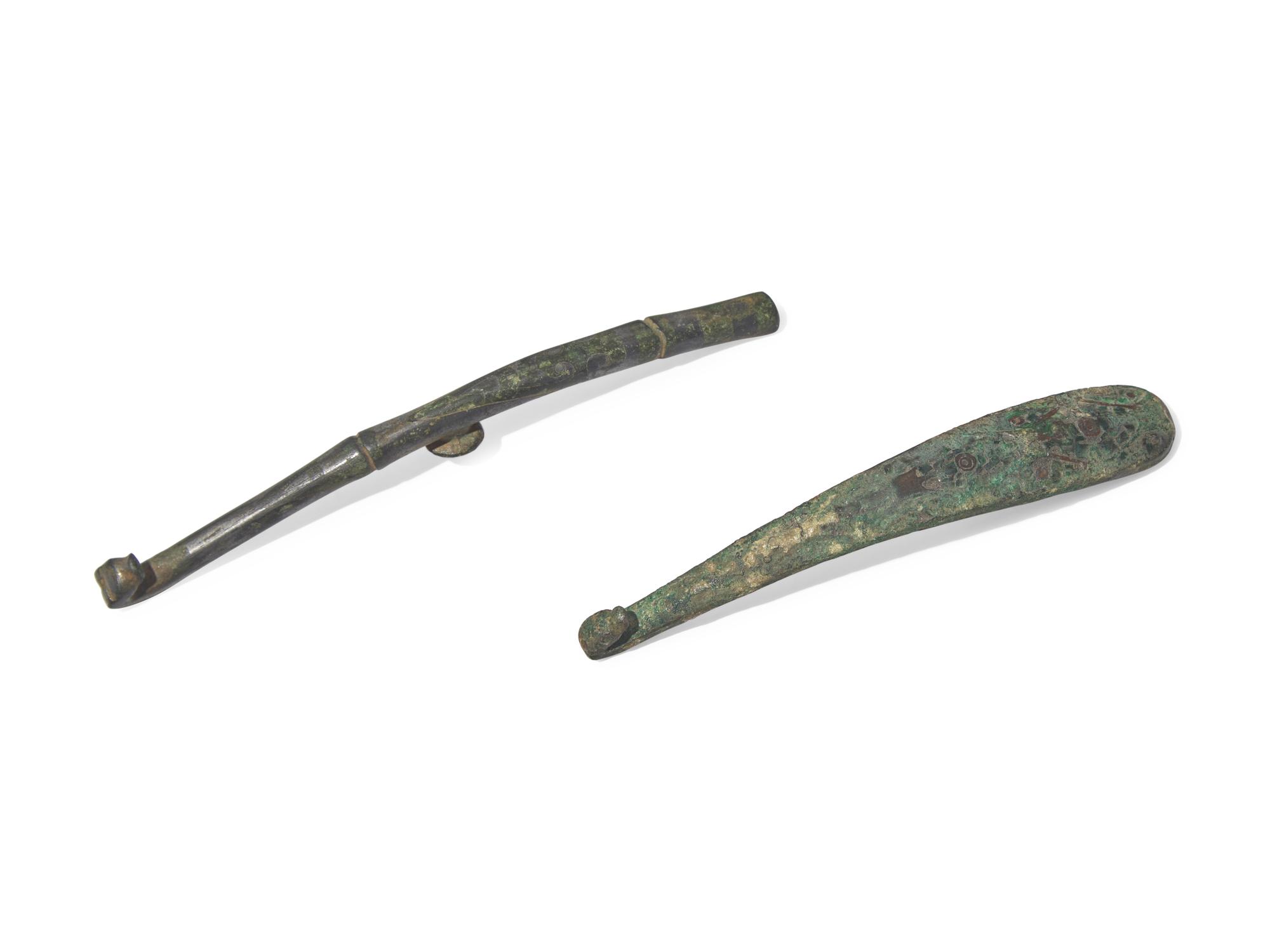 Two Chinese Inlaid Bronze Belt Hooks, Warring States To Han Dynasty 戰國-漢 銅帶鈎兩枚