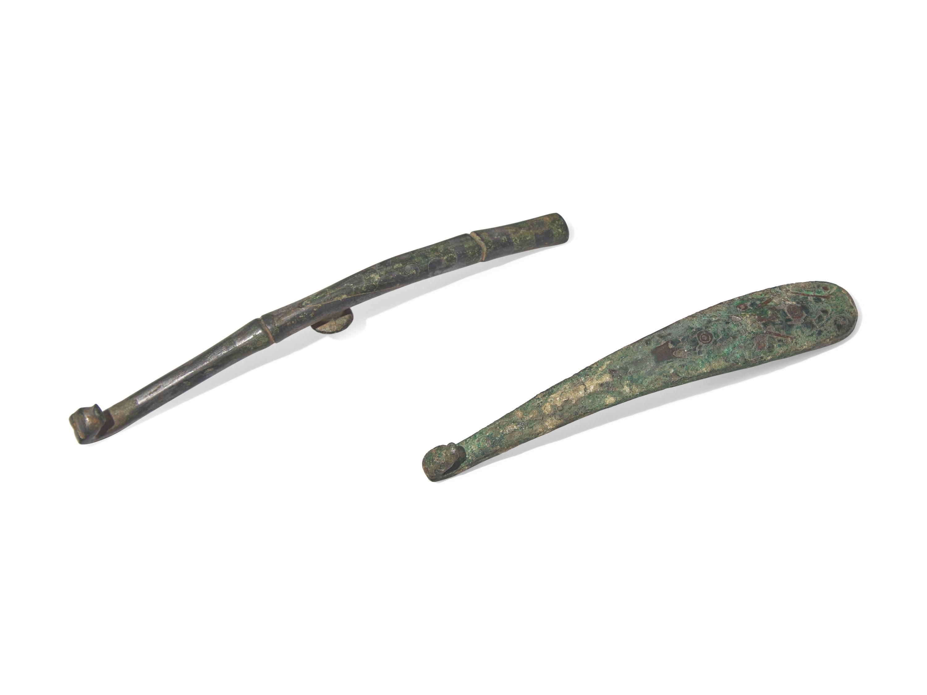 Two Chinese Inlaid Bronze Belt Hooks, Warring States To Han Dynasty 戰國-漢 銅帶鈎兩枚