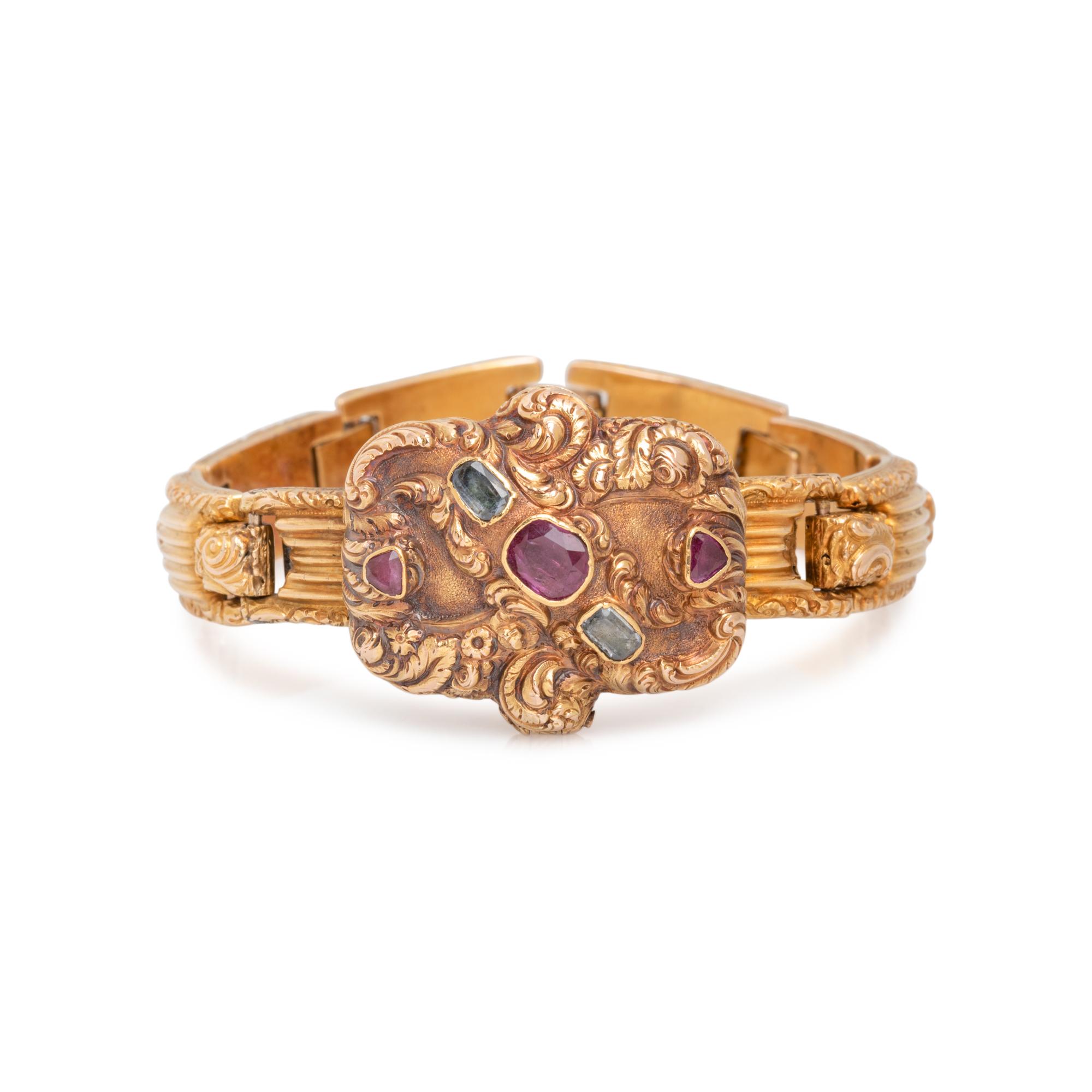 GEORGIAN, YELLOW GOLD AND GEMSTONE LOCKET BRACELET