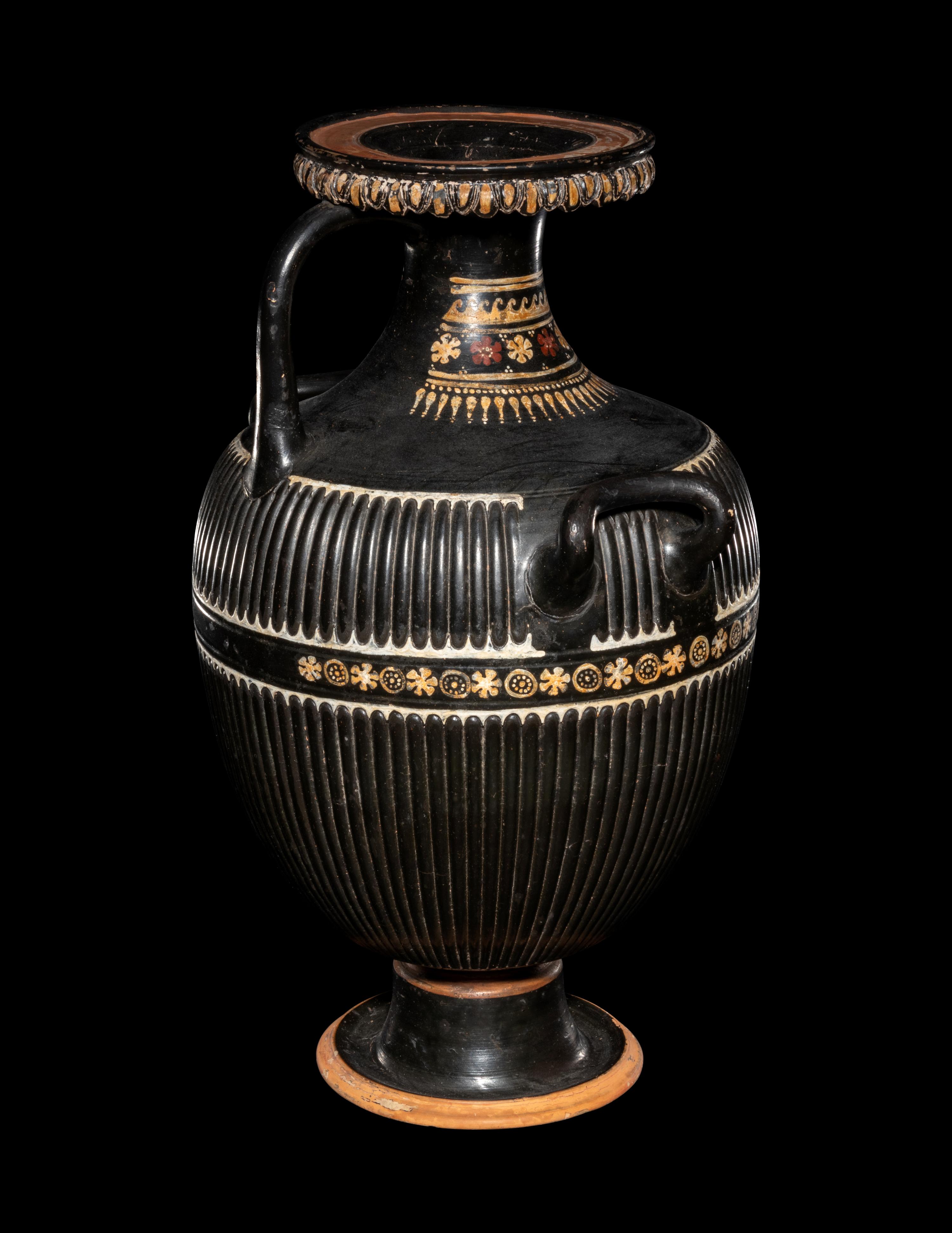 An Apulian Gnathian-Ware Ribbed Hydria