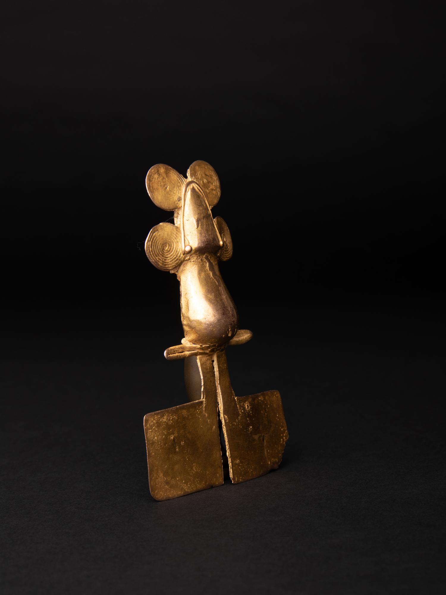 A Chiriquí Gold Frog Pendant