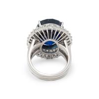 SAPPHIRE AND DIAMOND RING