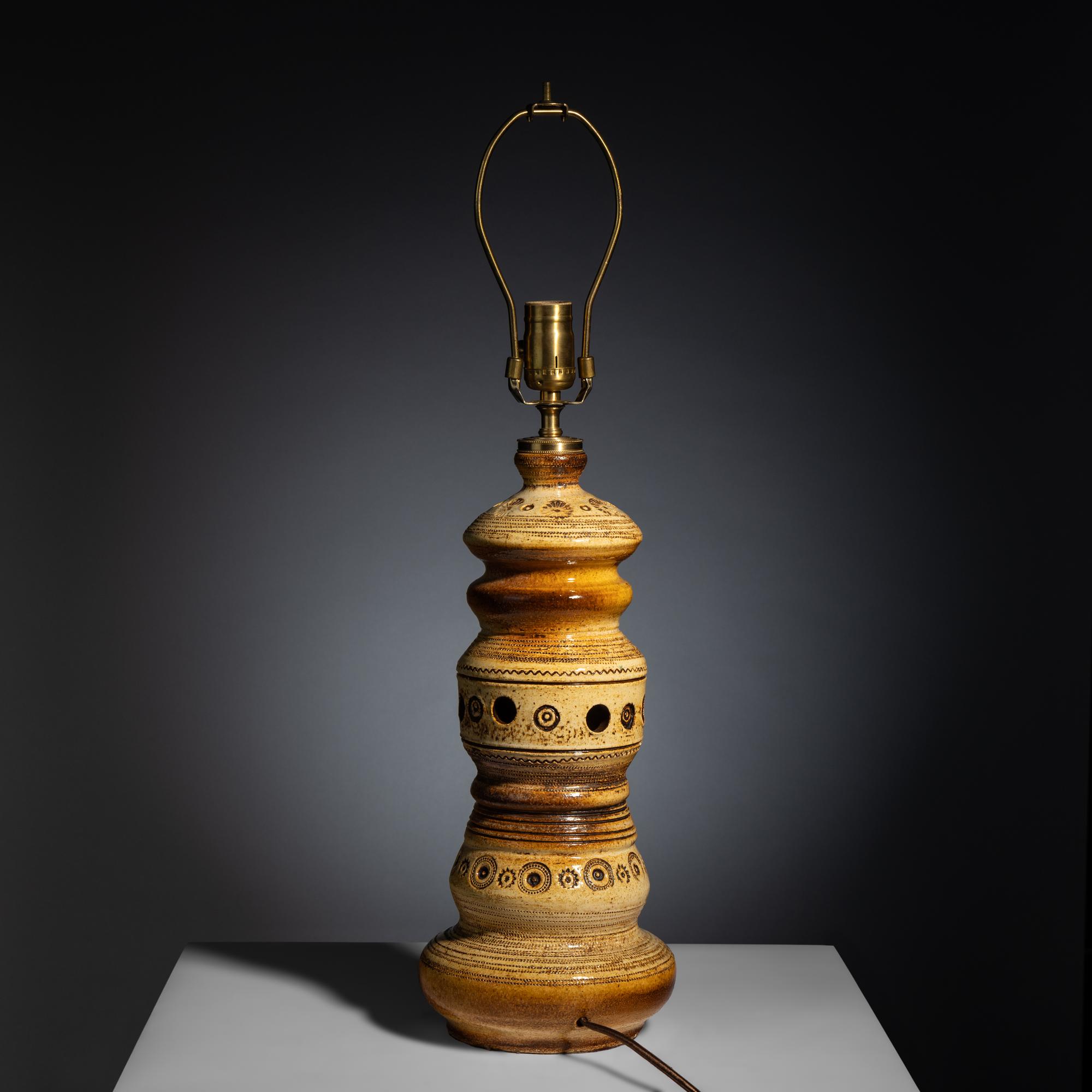 Table lamp