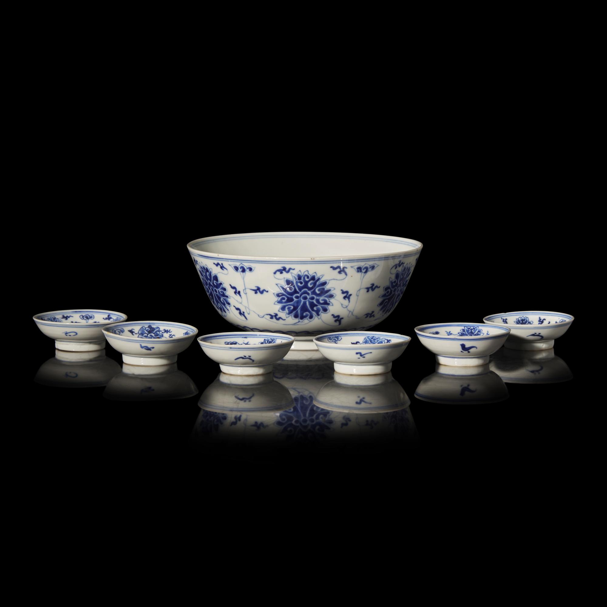 A Group of Seven Chinese Blue and White "Lotus" Dishes, 19th to 20th Century 晚清-民國 青花纏枝蓮紋瓷碗一組七件