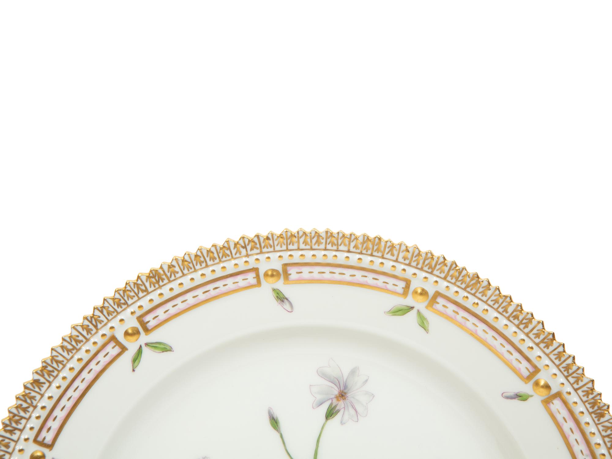Thirteen Royal Copenhagen Flora Danica Porcelain Luncheon Plates