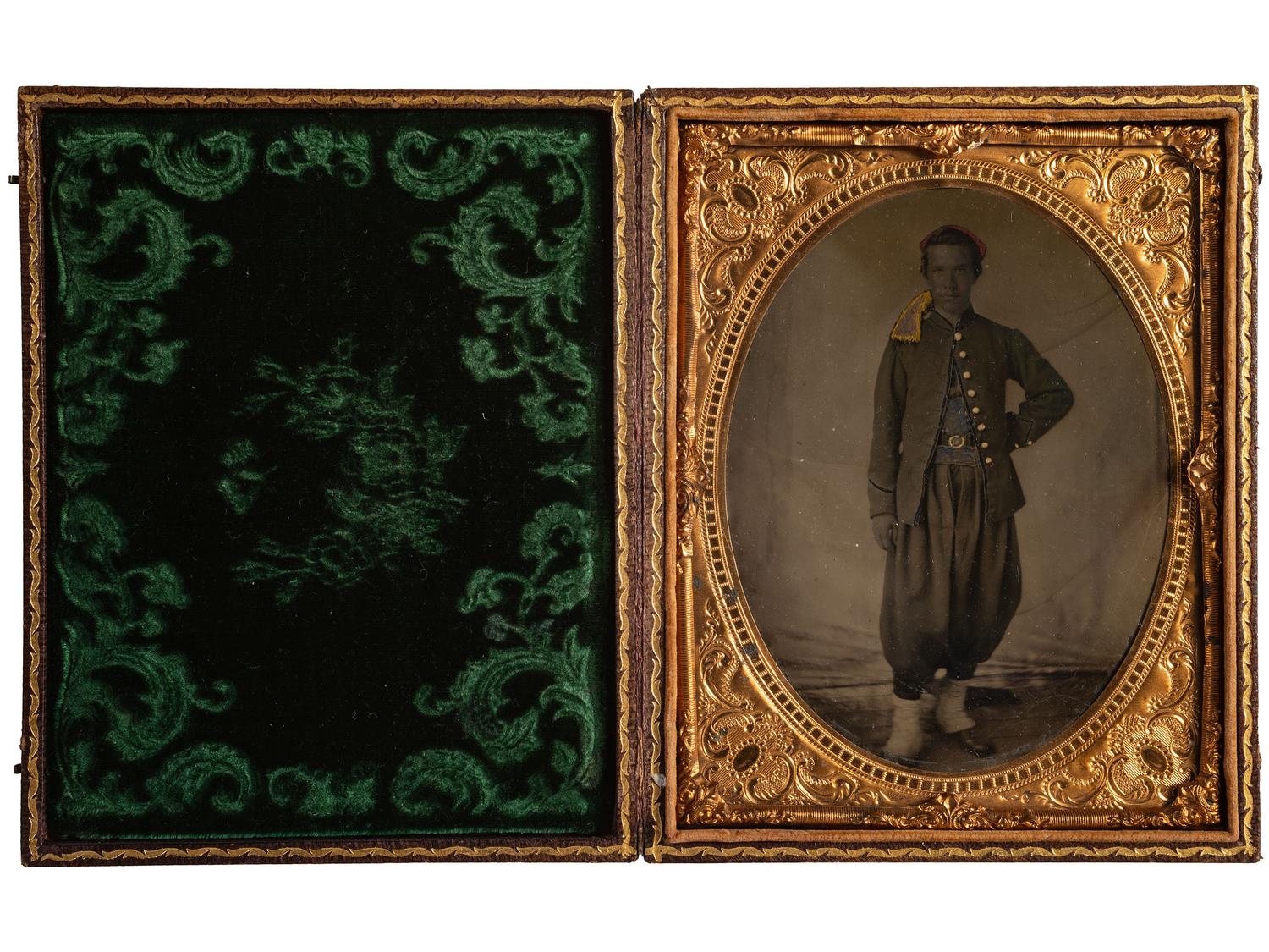 [CIVIL WAR]. Half plate tintype portrait of a Union soldier, likely a Zouave.