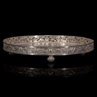 A Chinese export silver circular tray, Wang Hing 三足銀托盤 Late 19th to early 20th century ???????????