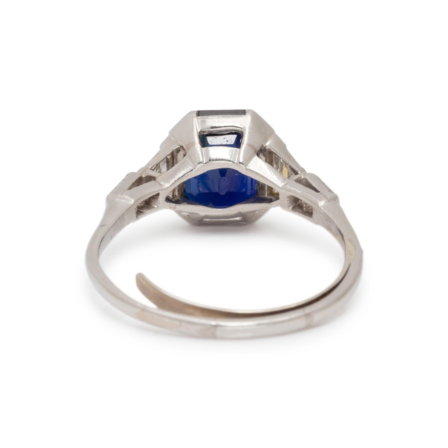 SAPPHIRE AND DIAMOND RING