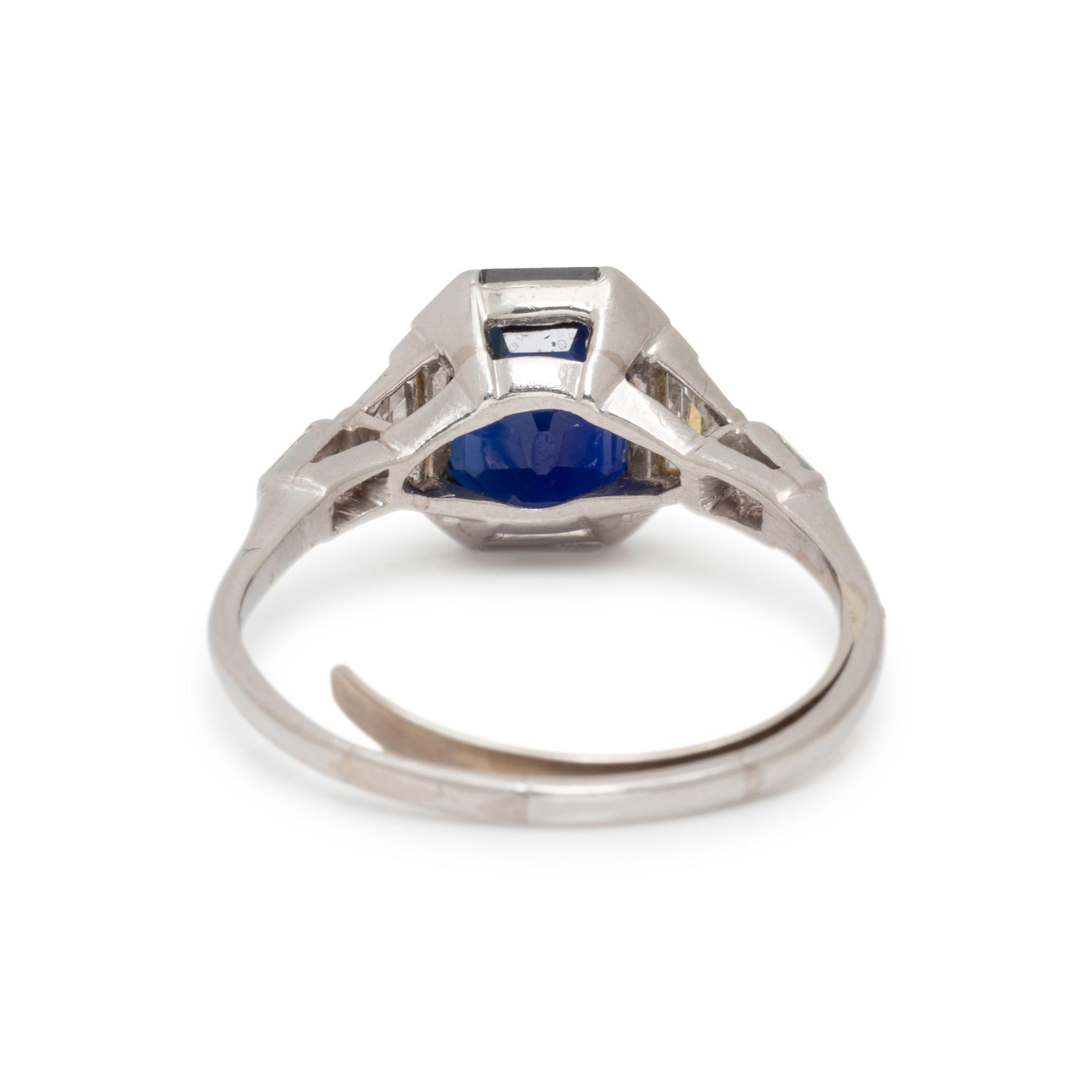 SAPPHIRE AND DIAMOND RING