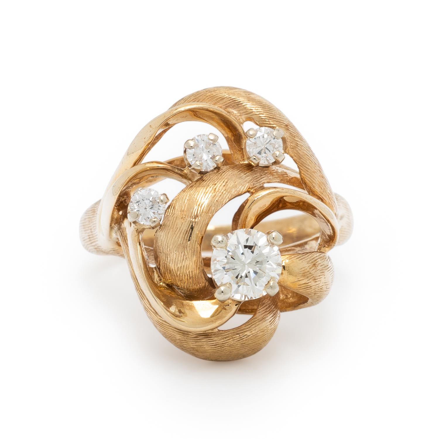 YELLOW GOLD AND DIAMOND RING