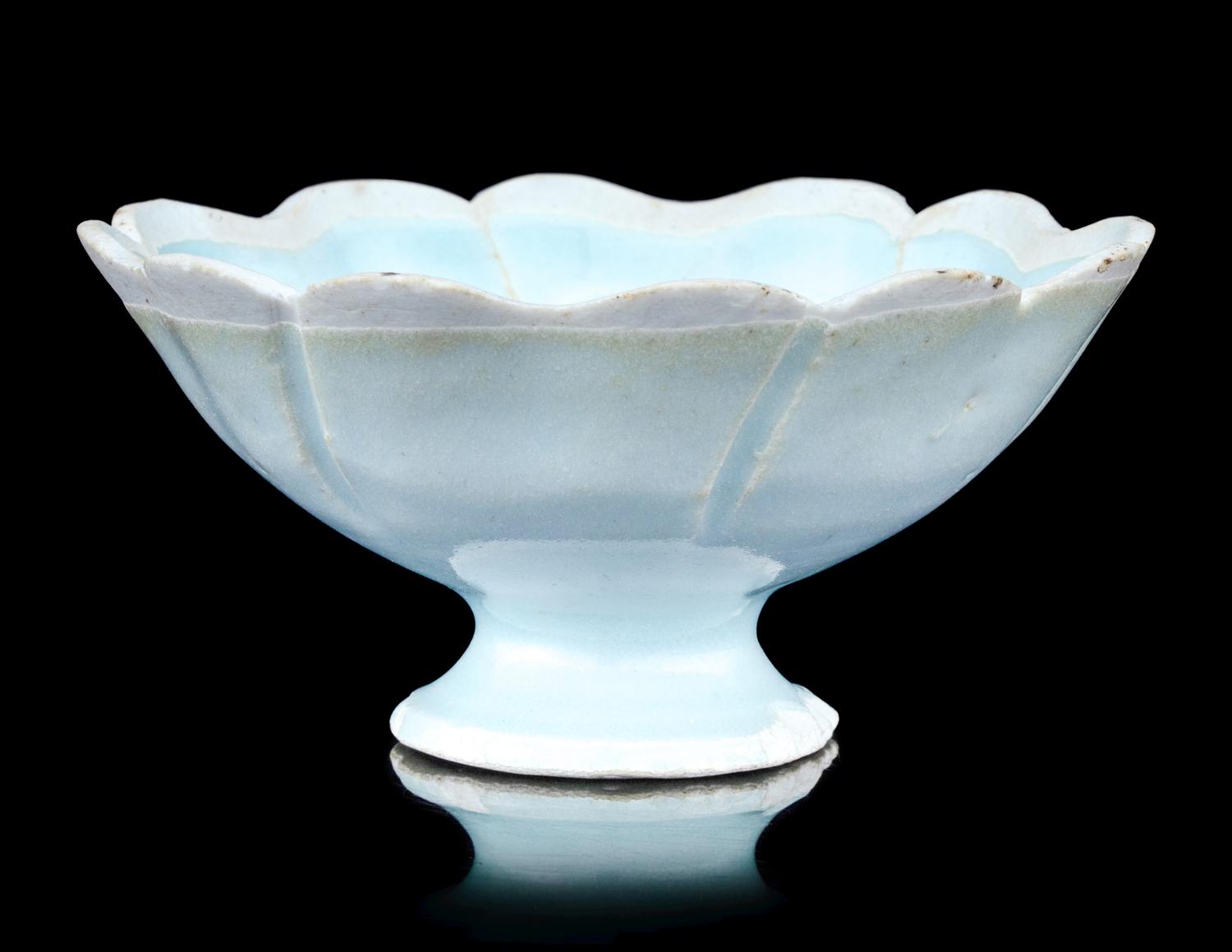 A Yingqing Glazed Porcelain 'Foliate' Footed Bowl