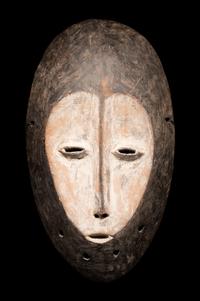 A Lega Wood Mask
