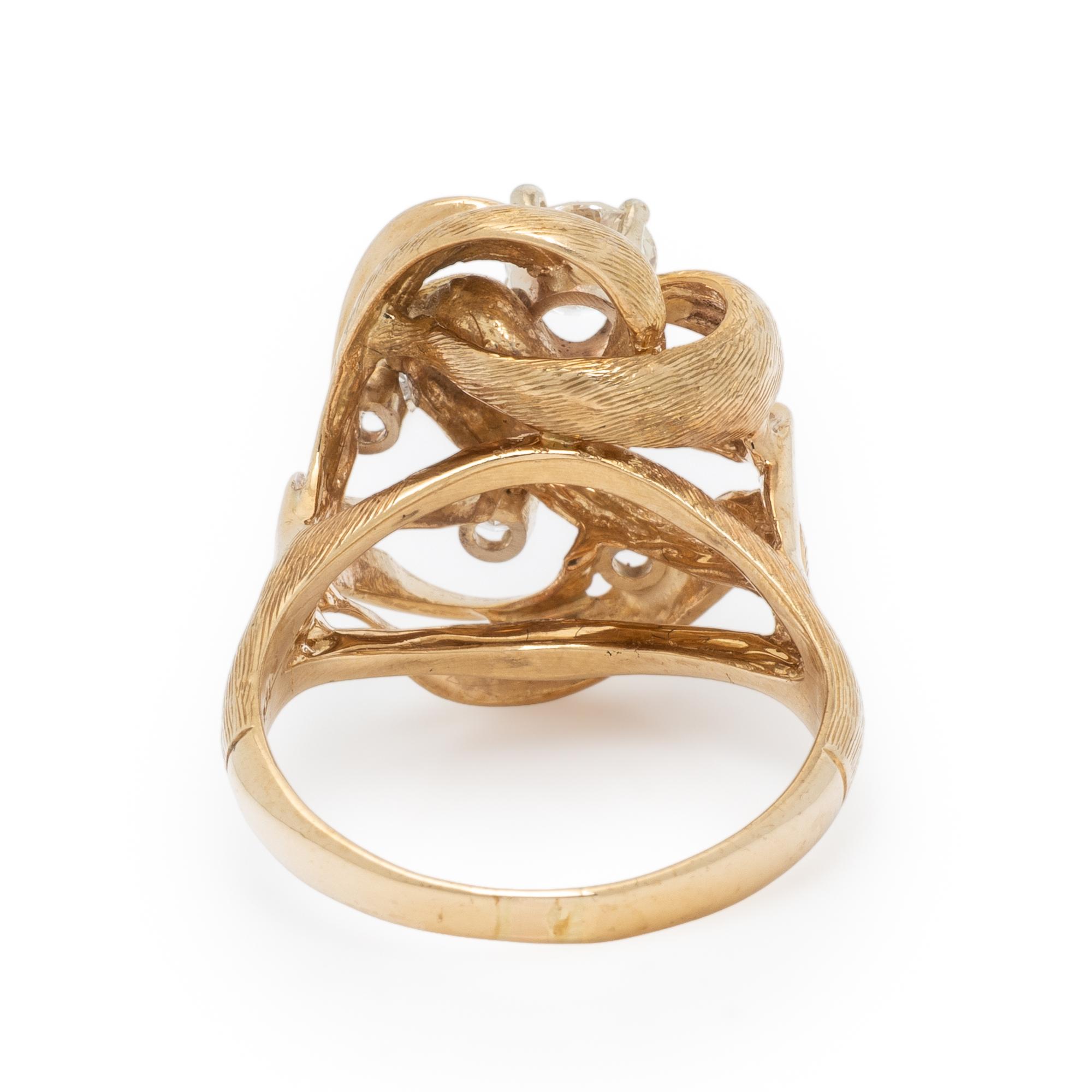 YELLOW GOLD AND DIAMOND RING