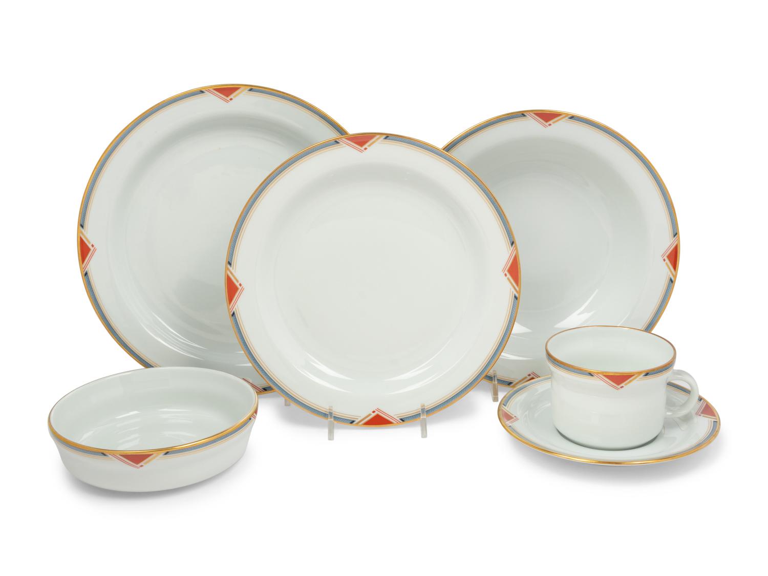 An Italian Porcelain Dinner Service