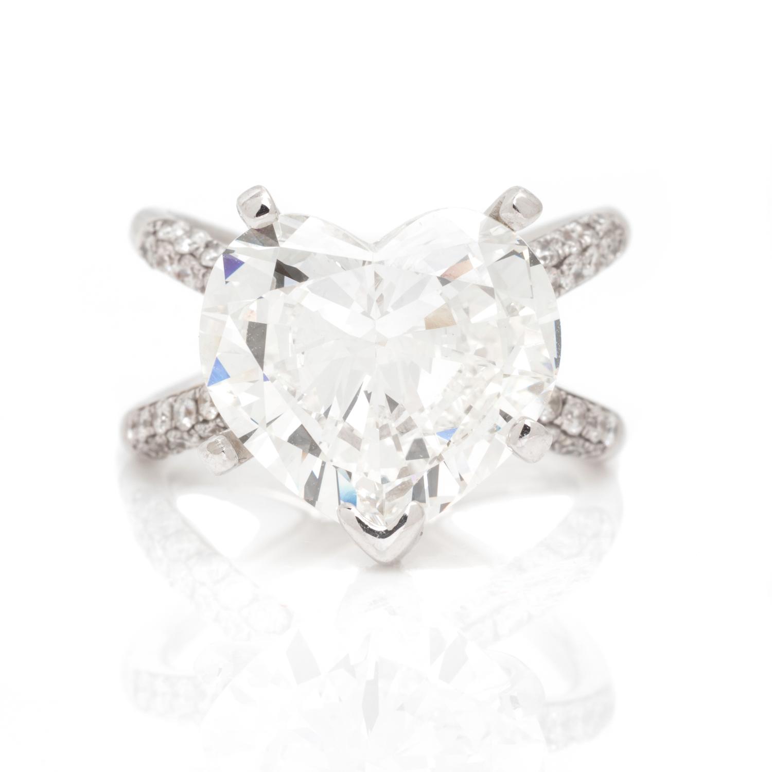 A LOVELY DIAMOND RING