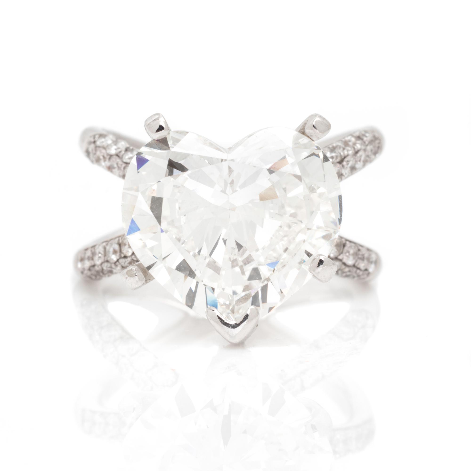 A LOVELY DIAMOND RING
