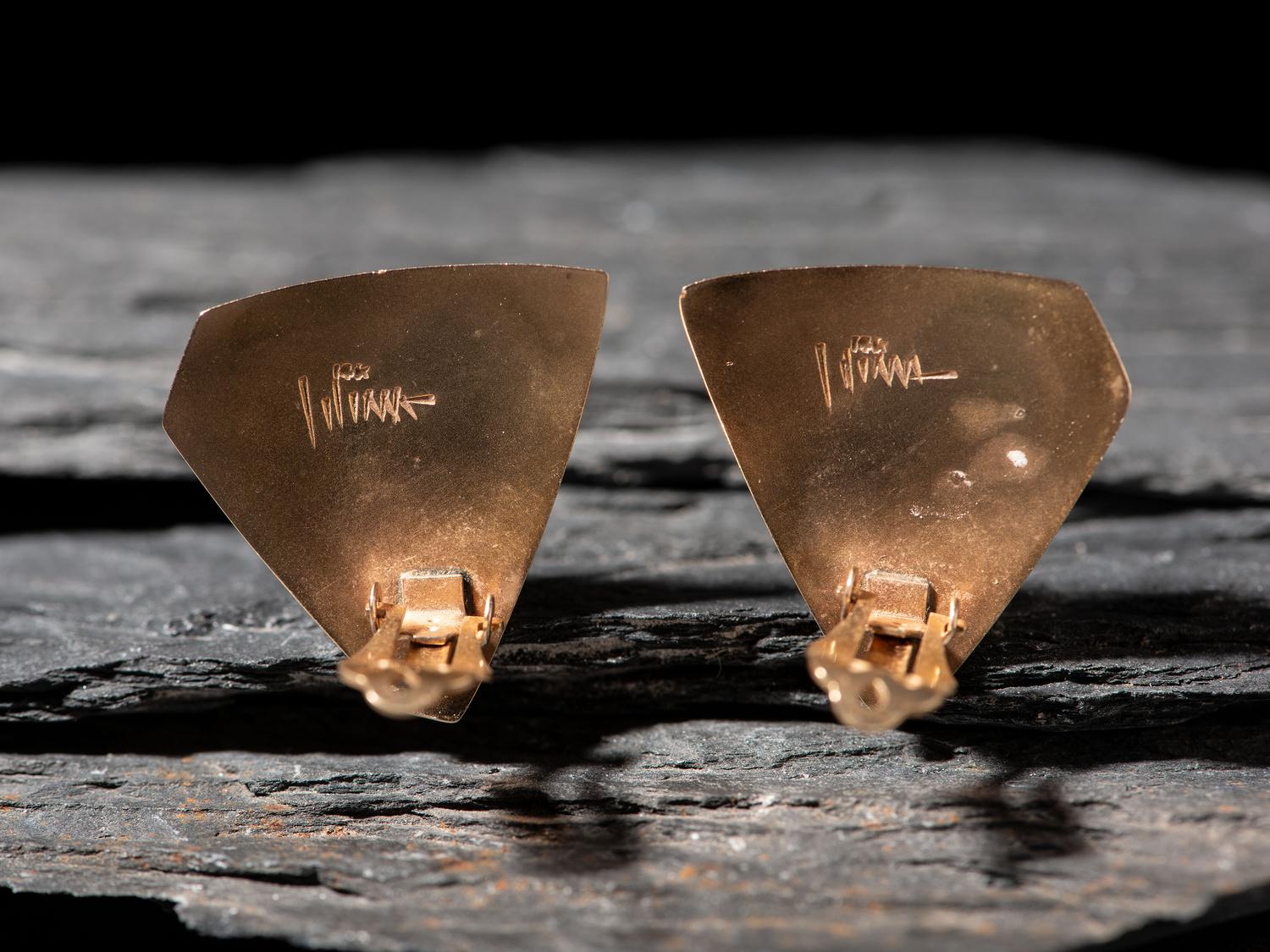 14K Gold and Cobblestone Inlay Shield Clip Earrings