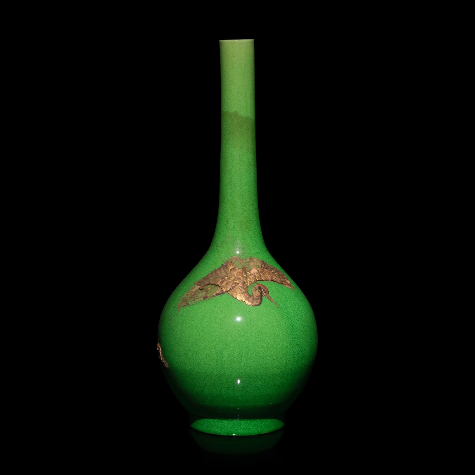 A Chinese Gilt Lacquered Green Glazed Porcelain 'Crane' Bottle Vase, 19th-Early 20th Century 晚清-民國 綠釉貼描金漆鶴長頸瓶