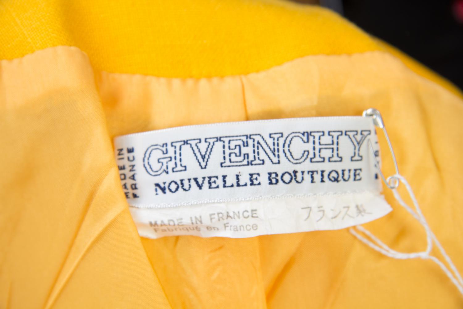 A Givenchy Yellow Linen Pant Suit,