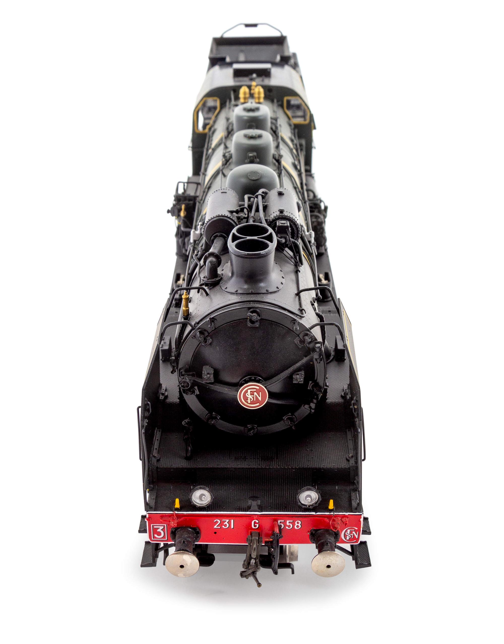 A Fulgurex Polychrome O-Gauge S.N.C.F 4-6-2 Locomotive and Tender