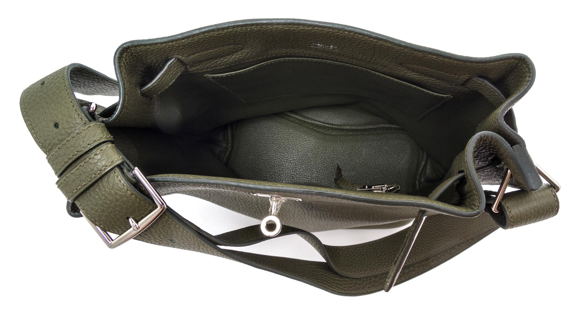 An Hermes Vert Veronese Togo 22cm So-Kelly Handbag, 9" x 11" x 4.5".