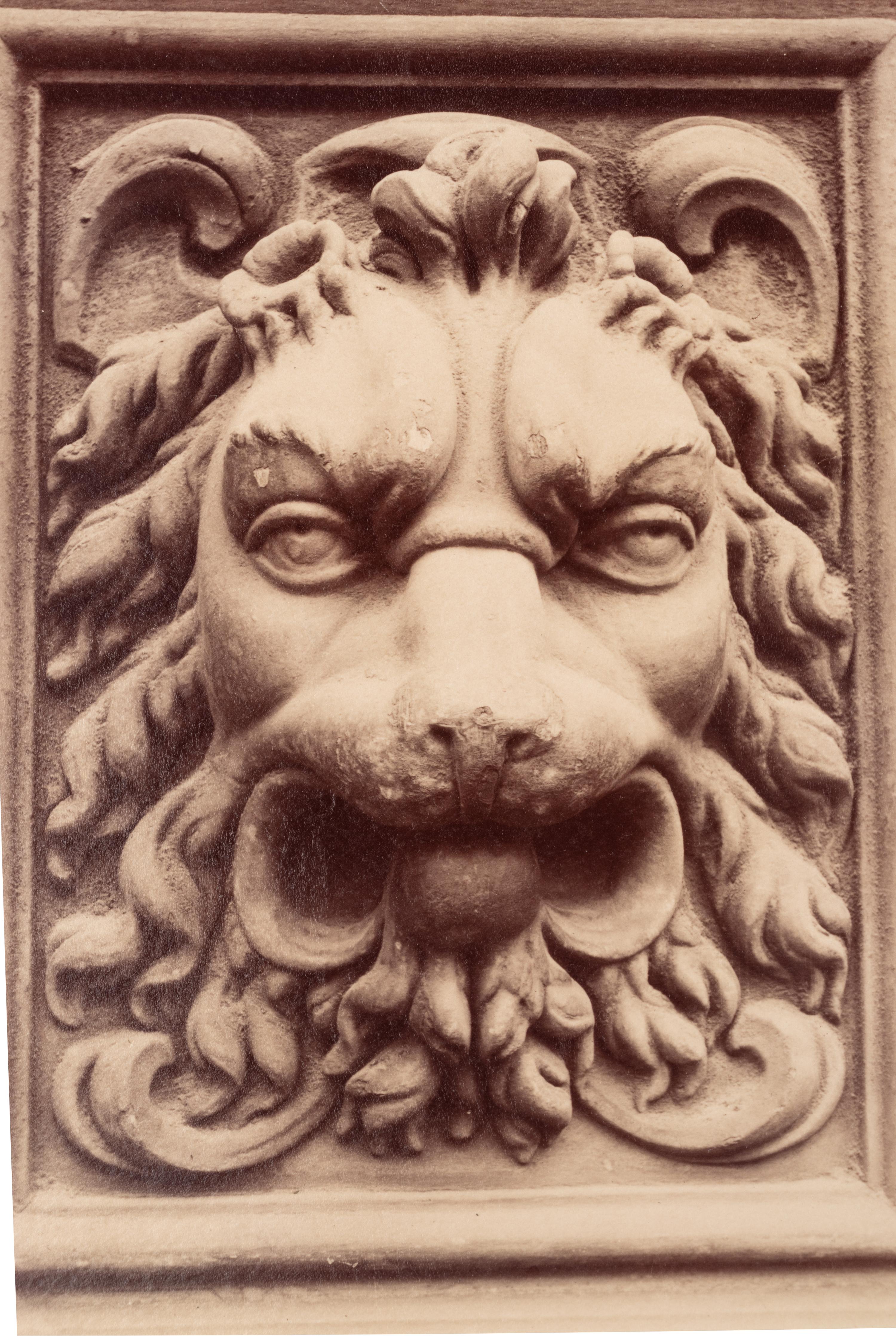 A group of five photographs depicting architectural elements ( Ancien monastère des Bénédictins anglais, 269 rue Saint-Jacques , 1905; Hôtel Gouthières, rue Pierre Bulet 6 , 1905; Porte, L'église Saint-Paul , 1911; Panthéon (porte) , 1911-1912; Saint-Roch - Chaire , 1912)