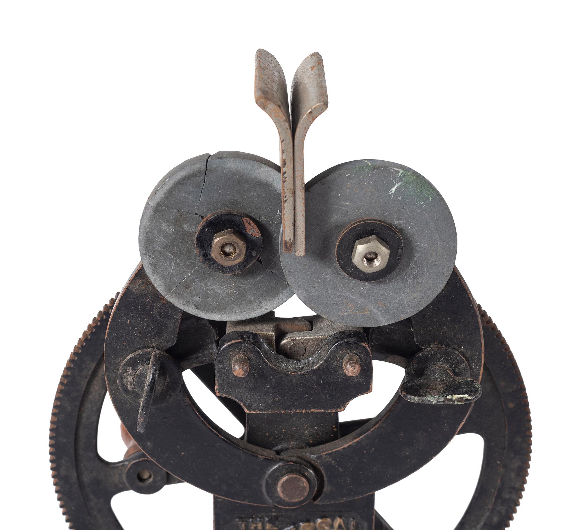 A Hand-Crank Sharpener by The Universal Sharpening Machine Company