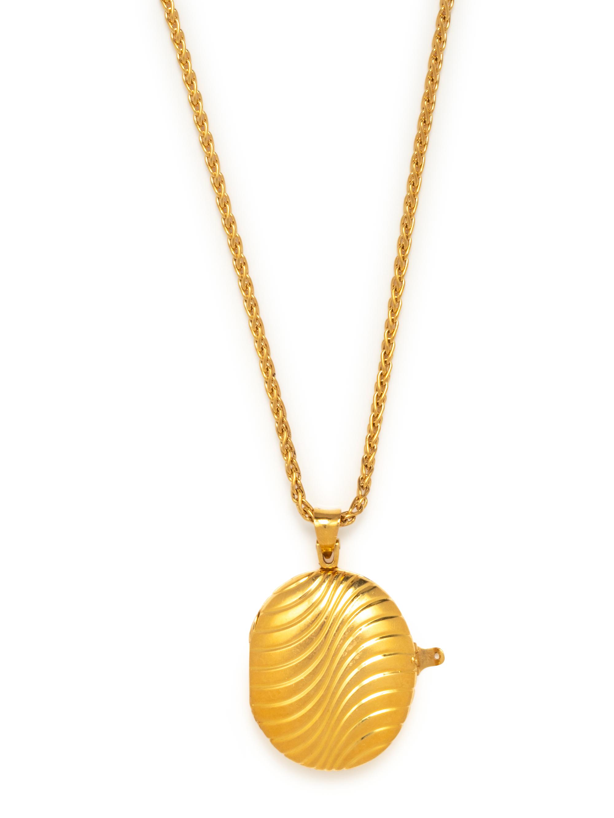 YELLOW GOLD LOCKET NECKLACE
