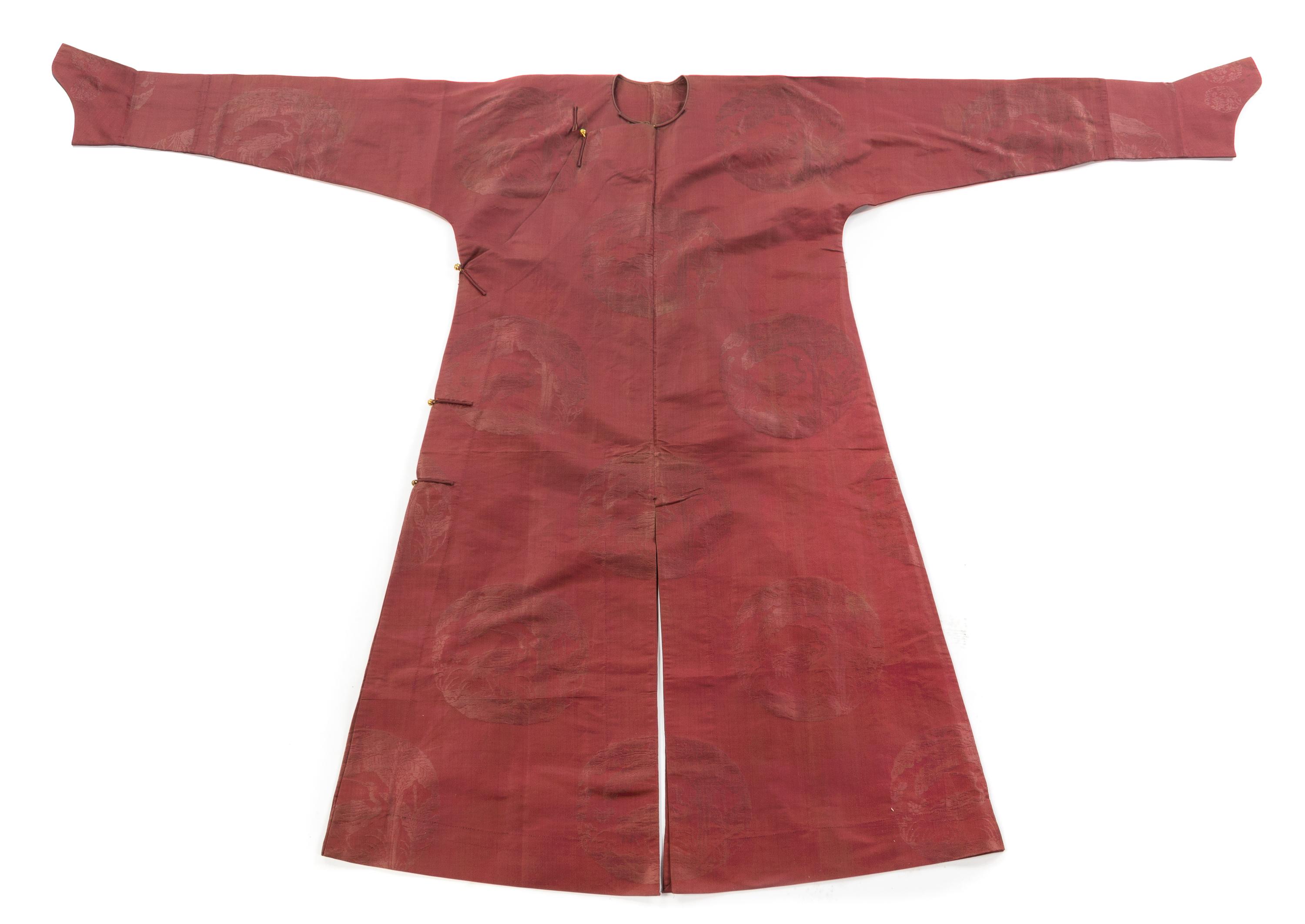 A Chinese Brown Damask Silk Riding Surcoat 19TH CENTURY Length 51 inches. — 19TH CENTURY
