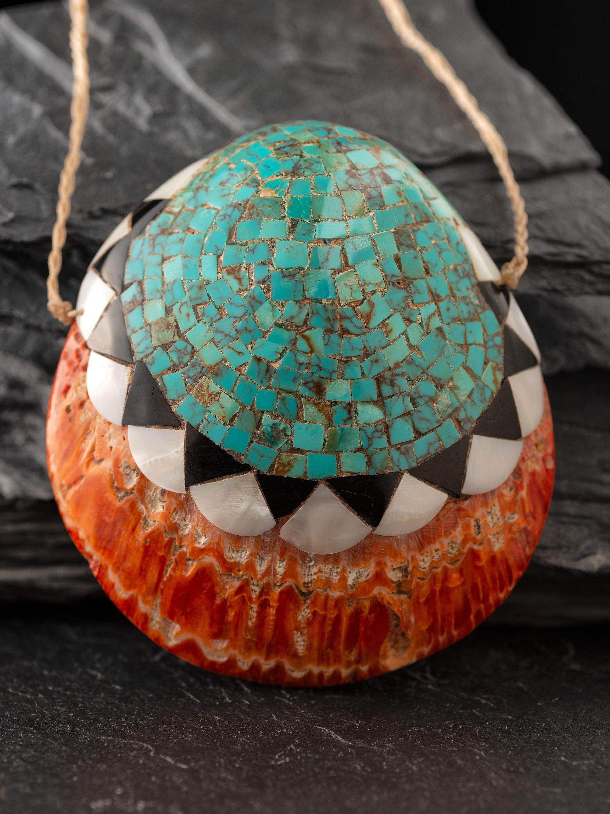 Kewa Inlaid Spiny Oyster Pendant
