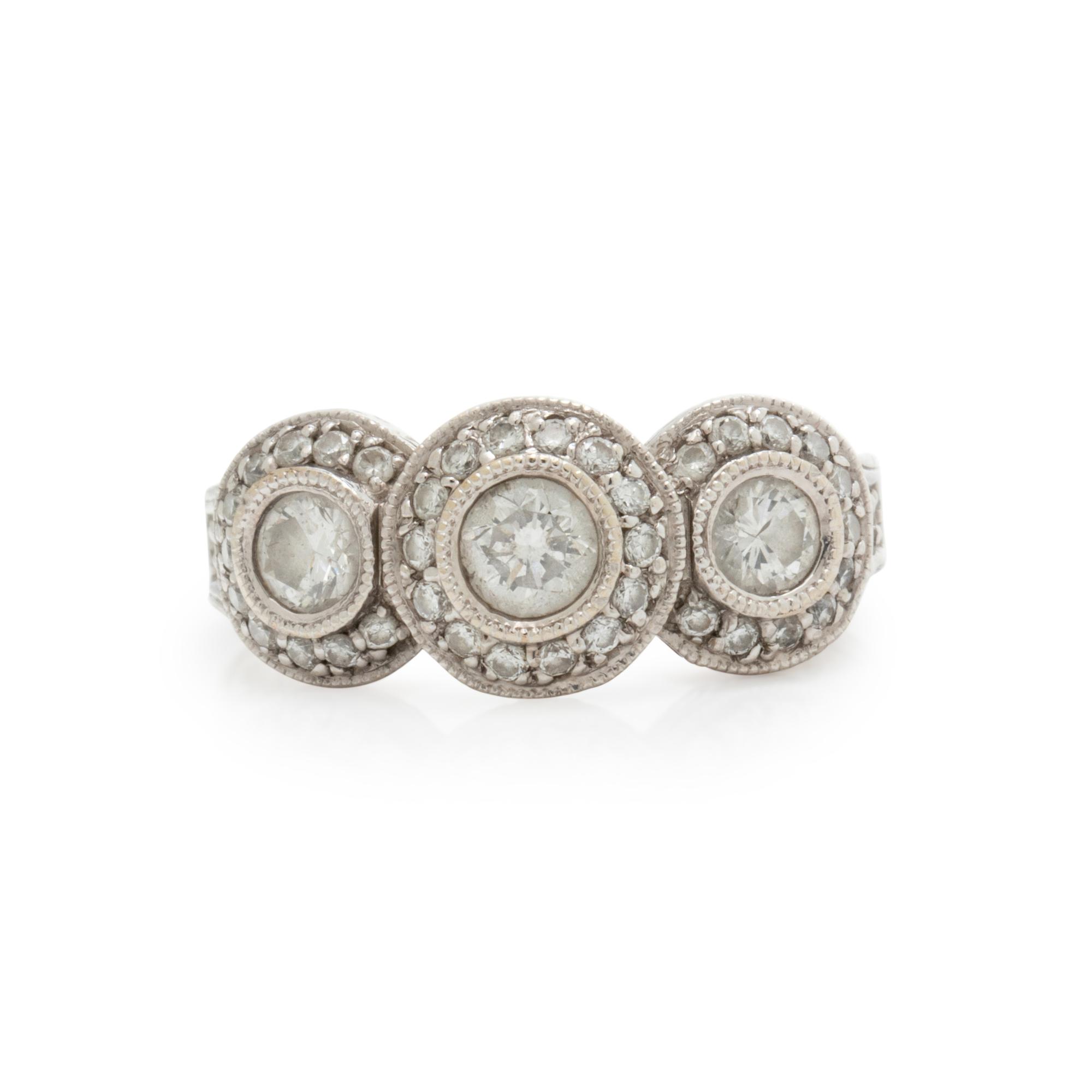 WHITE GOLD AND DIAMOND RING