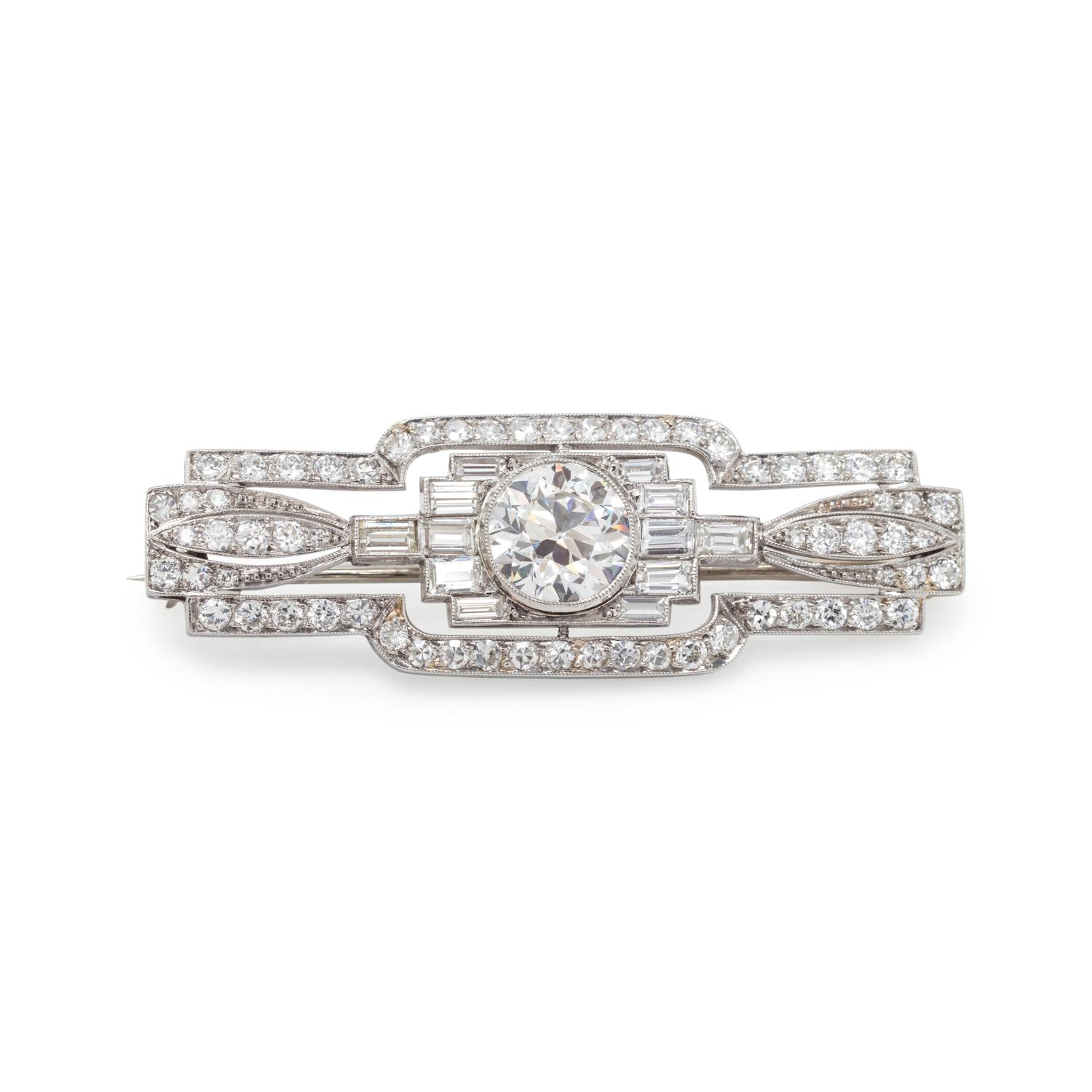 ART DECO, DIAMOND BROOCH