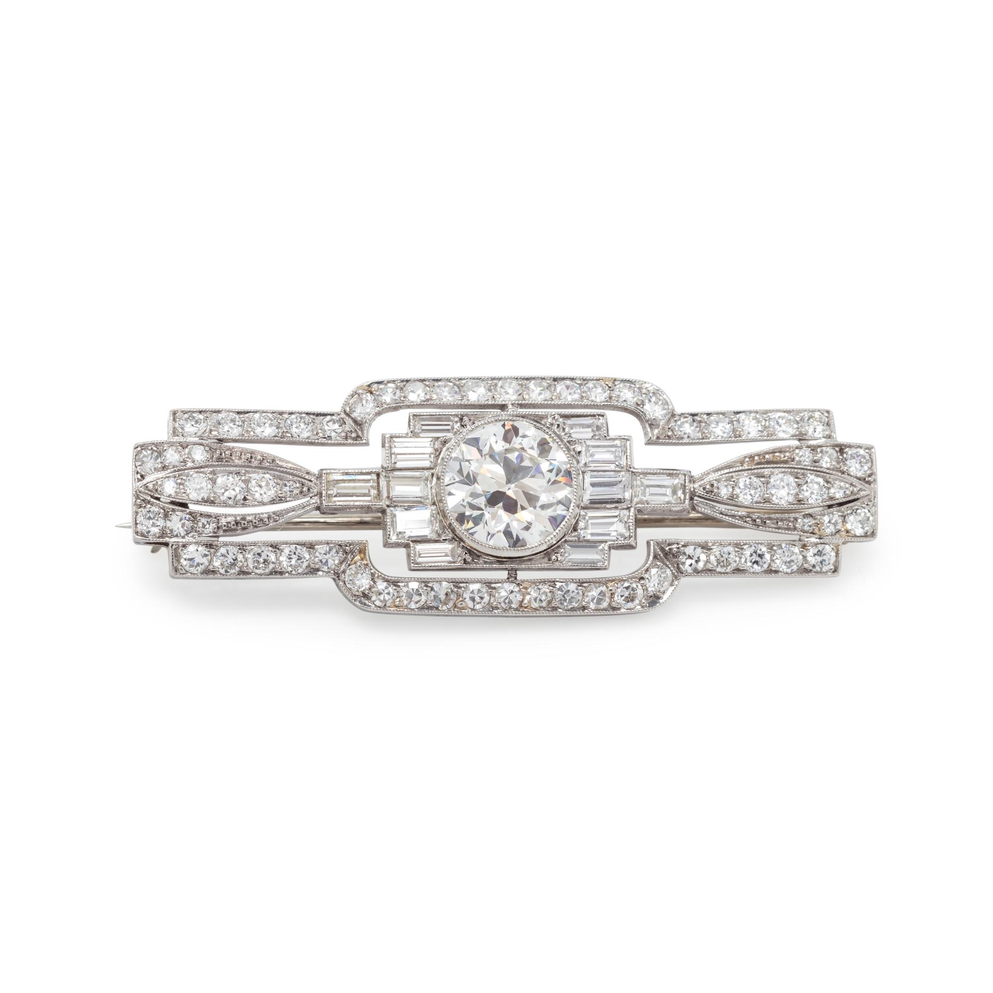 ART DECO, DIAMOND BROOCH