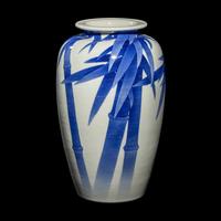 A Japanese Blue and White 'Bamboo' Porcelain Vase by Makuzu Kozan (1842-1916) 宮川香山製青花竹紋瓶