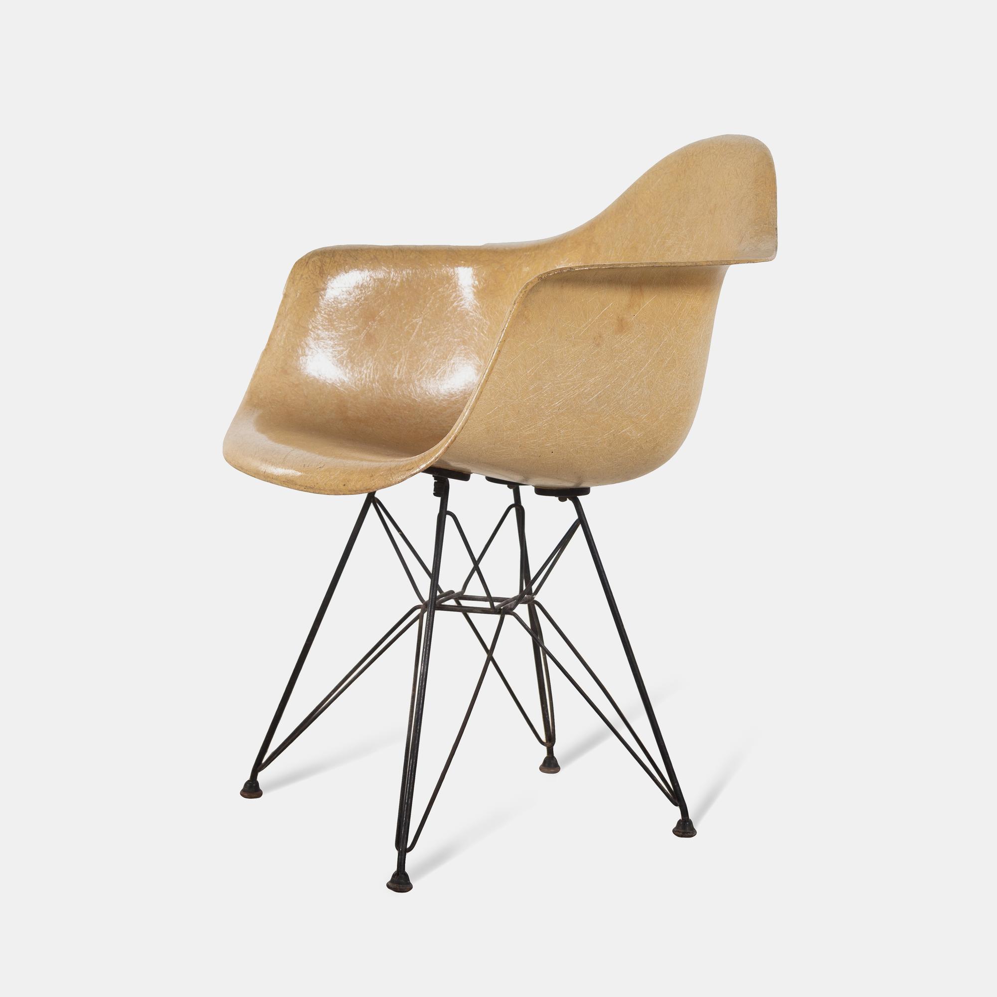 DAR Chair Herman Miller, USA