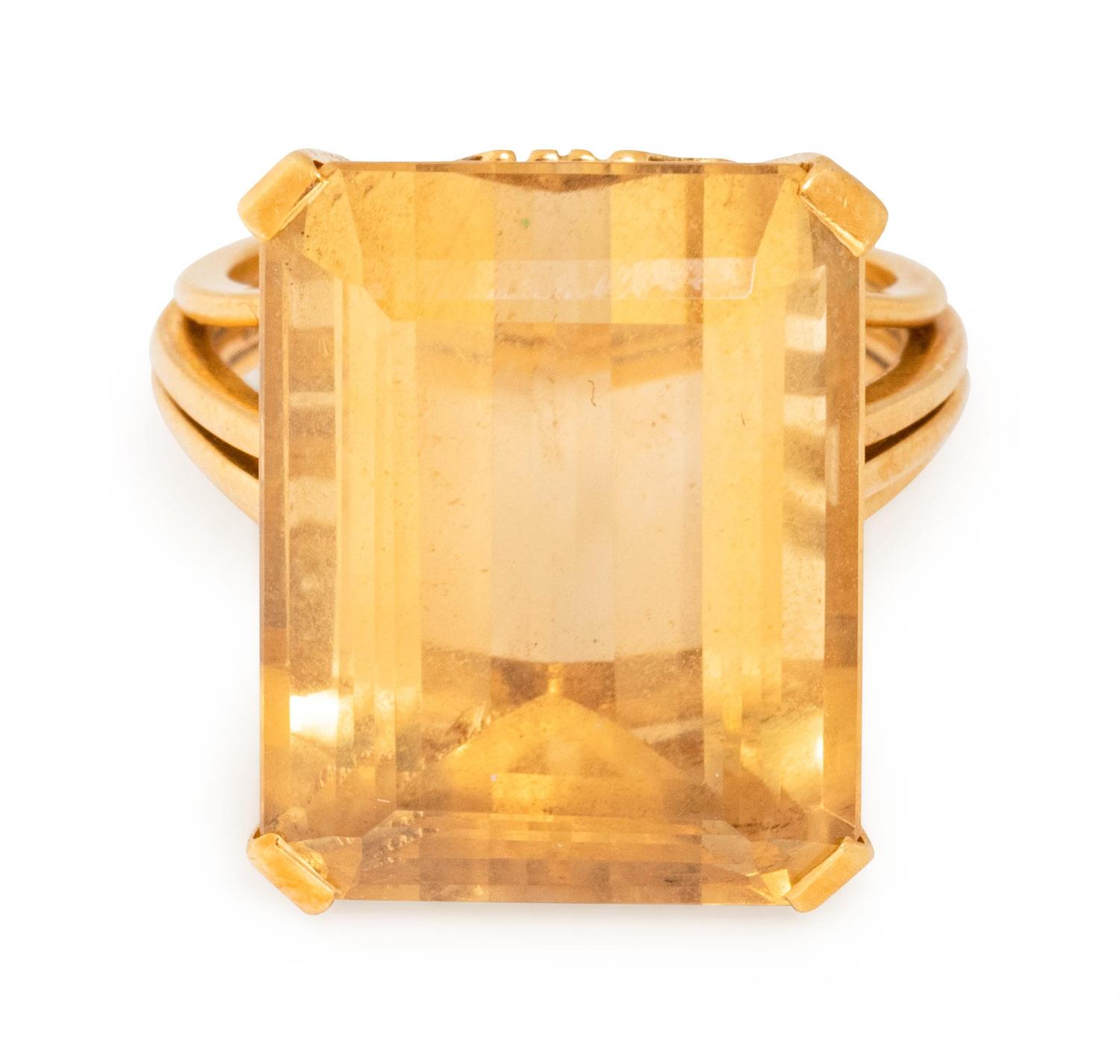 A Retro 18 Karat Yellow Gold and Citrine Ring,