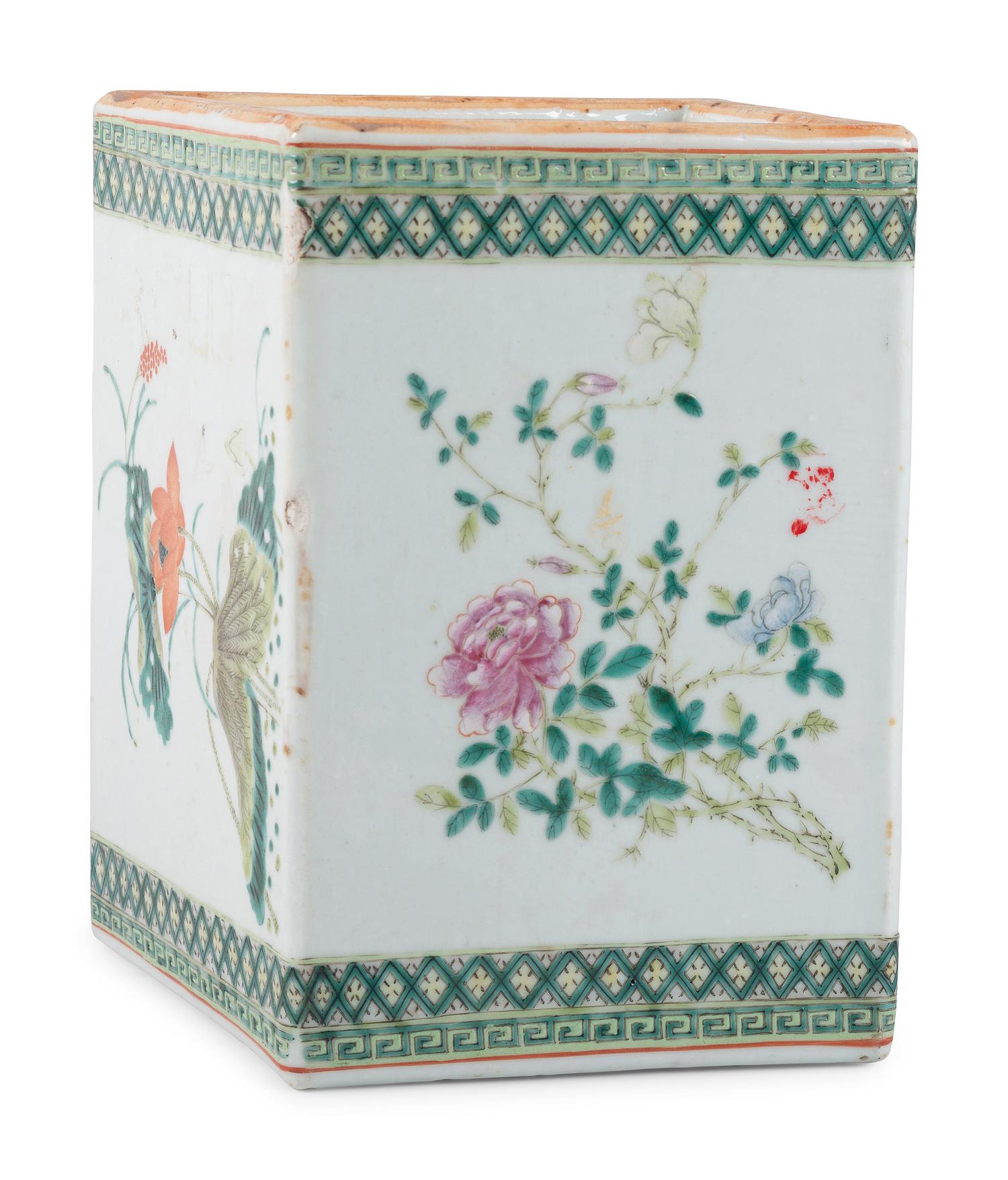 A Chinese Export Porcelain Pillow